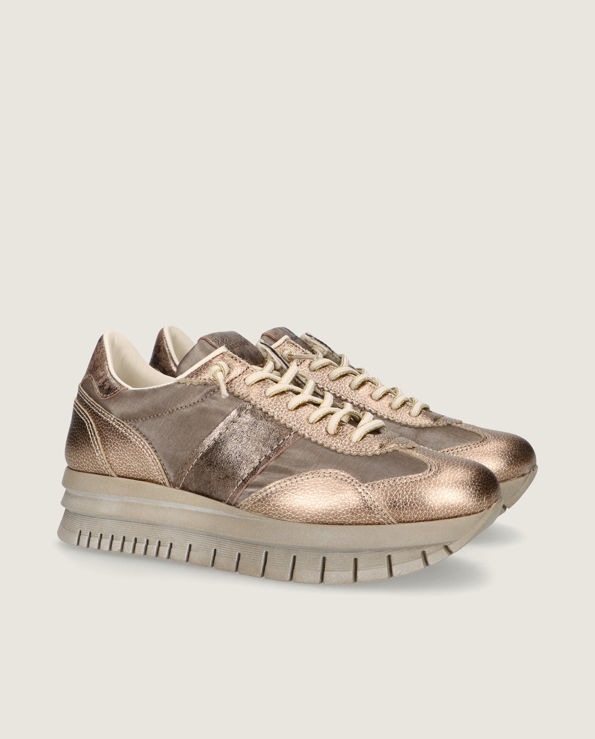 Image of Zapatos Steffi Dorados Pieles metalizadas by Mascaro