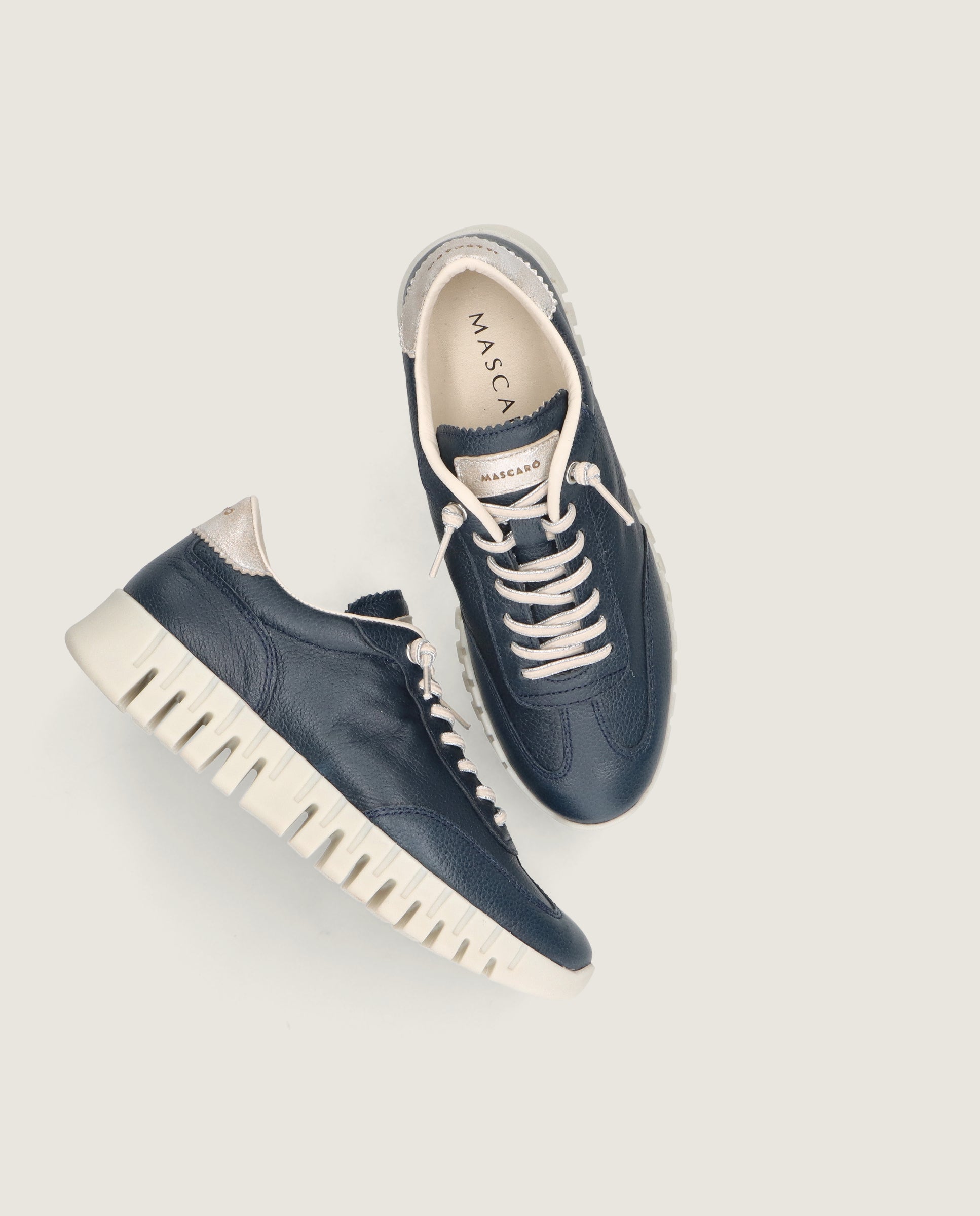 Amaya Sneaker in navy blue leather