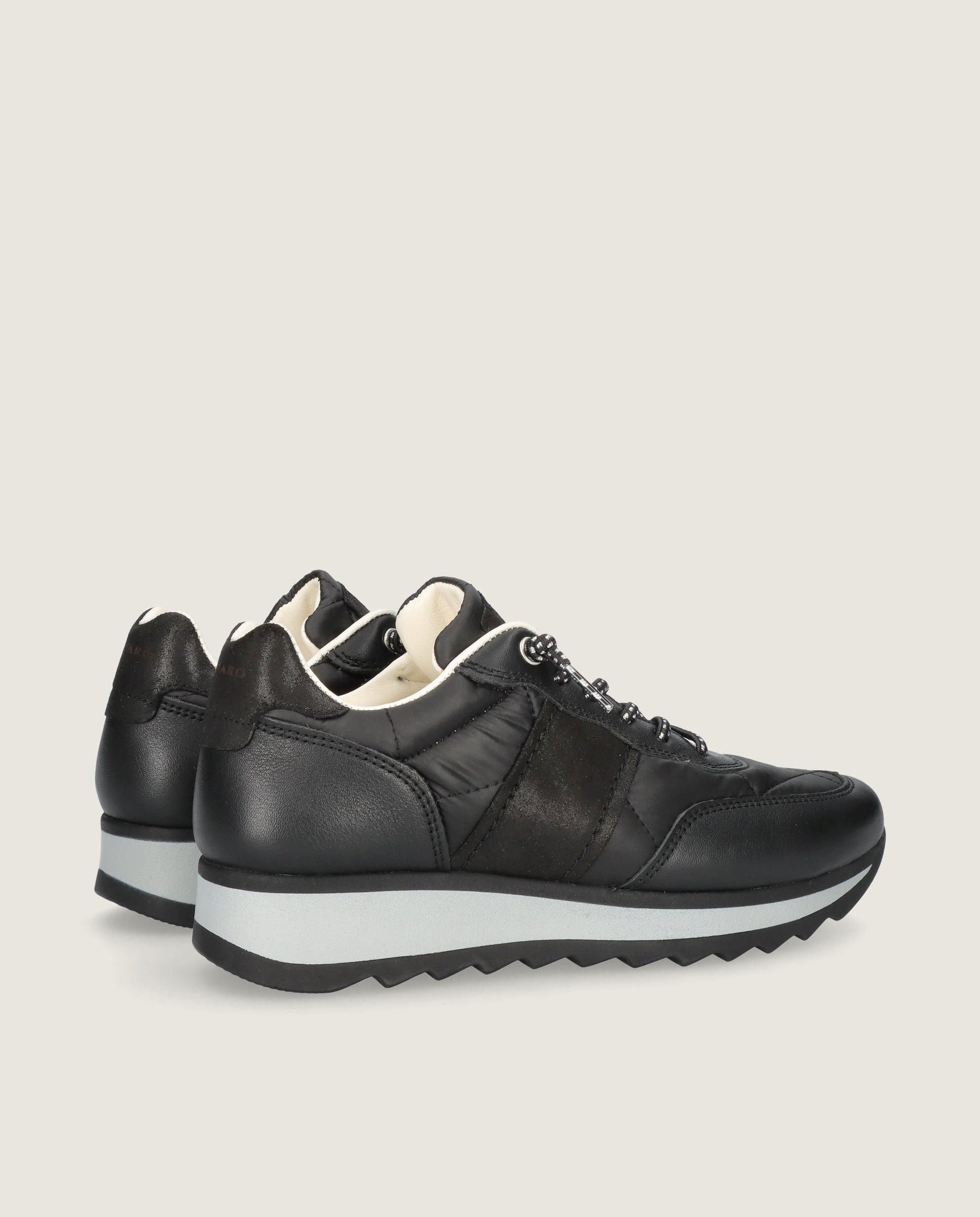 Schwarze Steffi Sportschuhe aus Wildleder