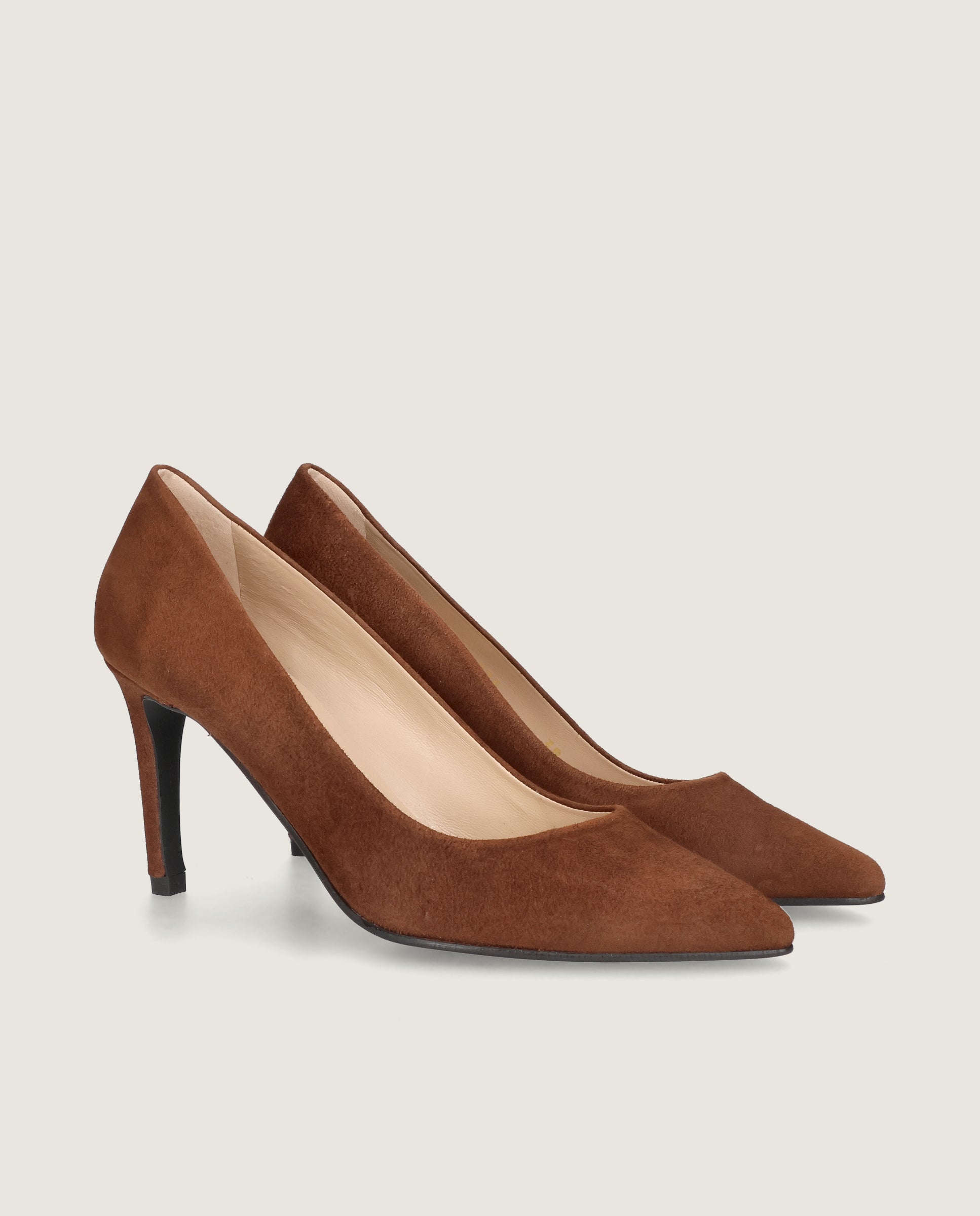 Image of Salon Renata Marrones Ante by Mascaro