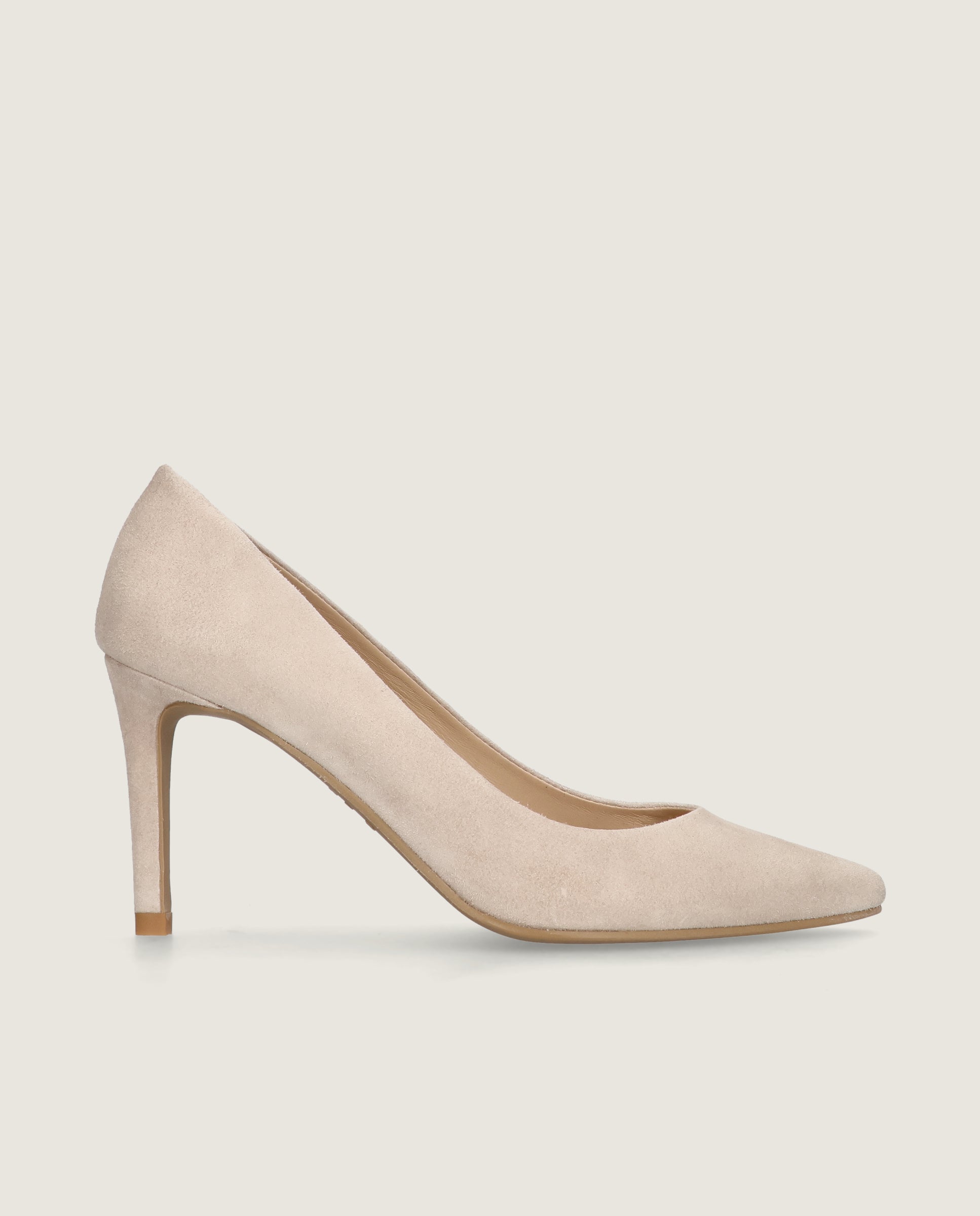 Renata pump in soft beige suede