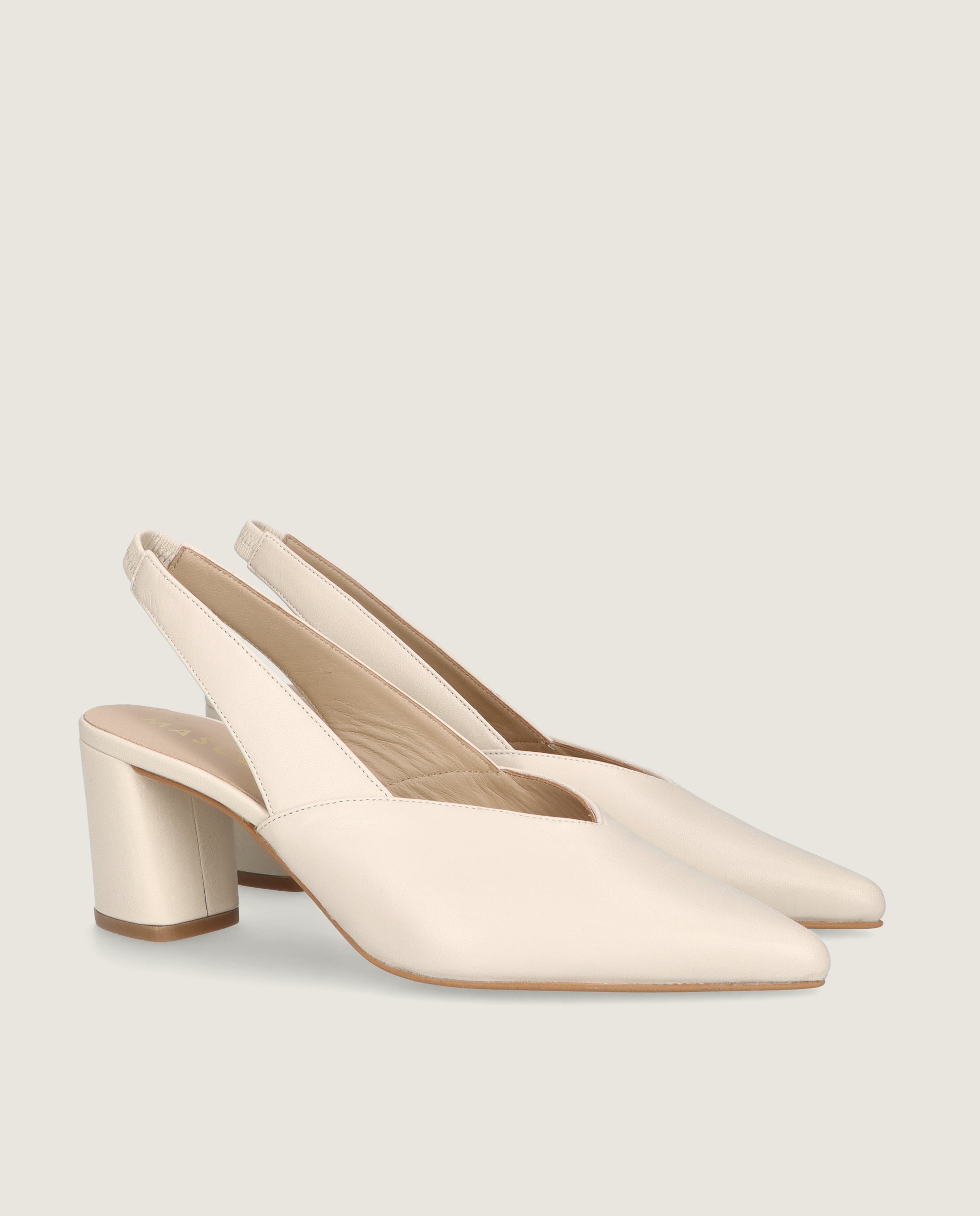 Imagen de Salon Phoebe Blancos Piel por Mascaro