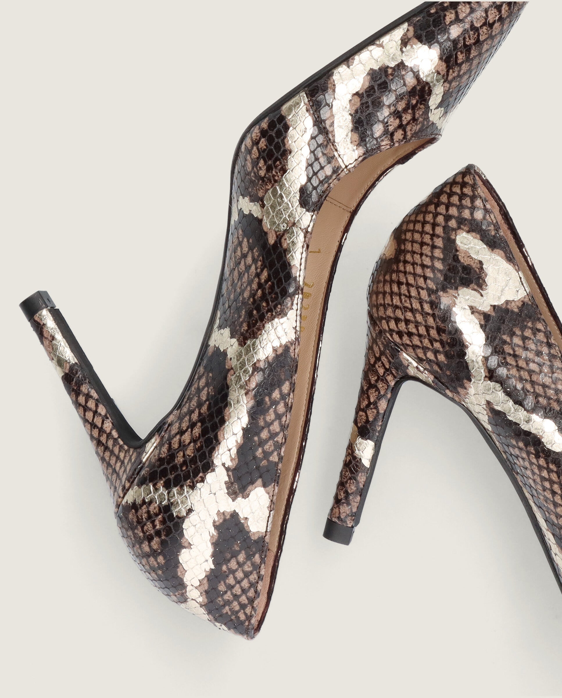 Salon Renata Marrones Pieles estampadas