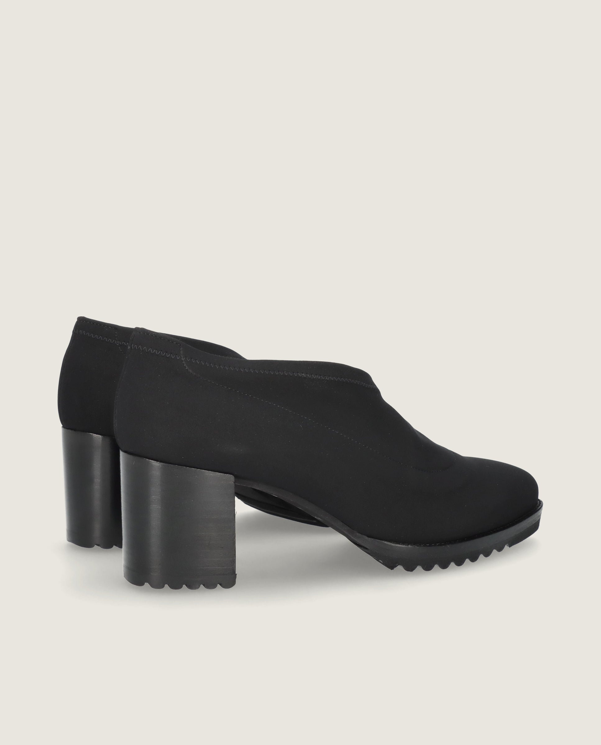 Zapatos Abotinados Cindy Negros Tejidos