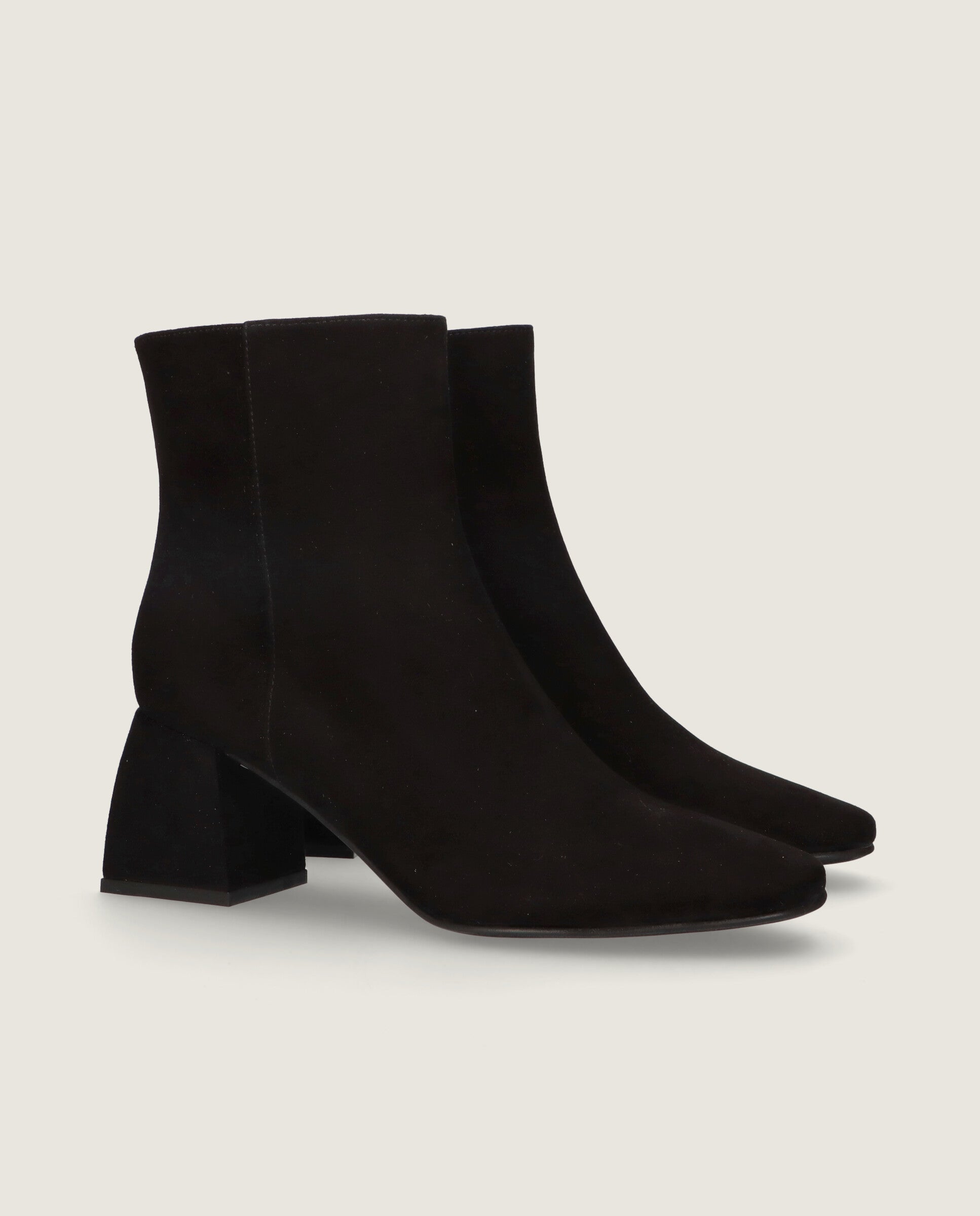 Botines Freja Negros Ante