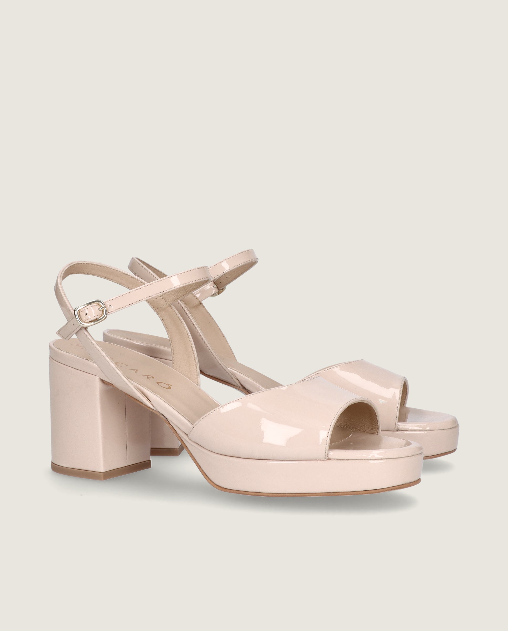 Sandalias Mae Rosas Charol