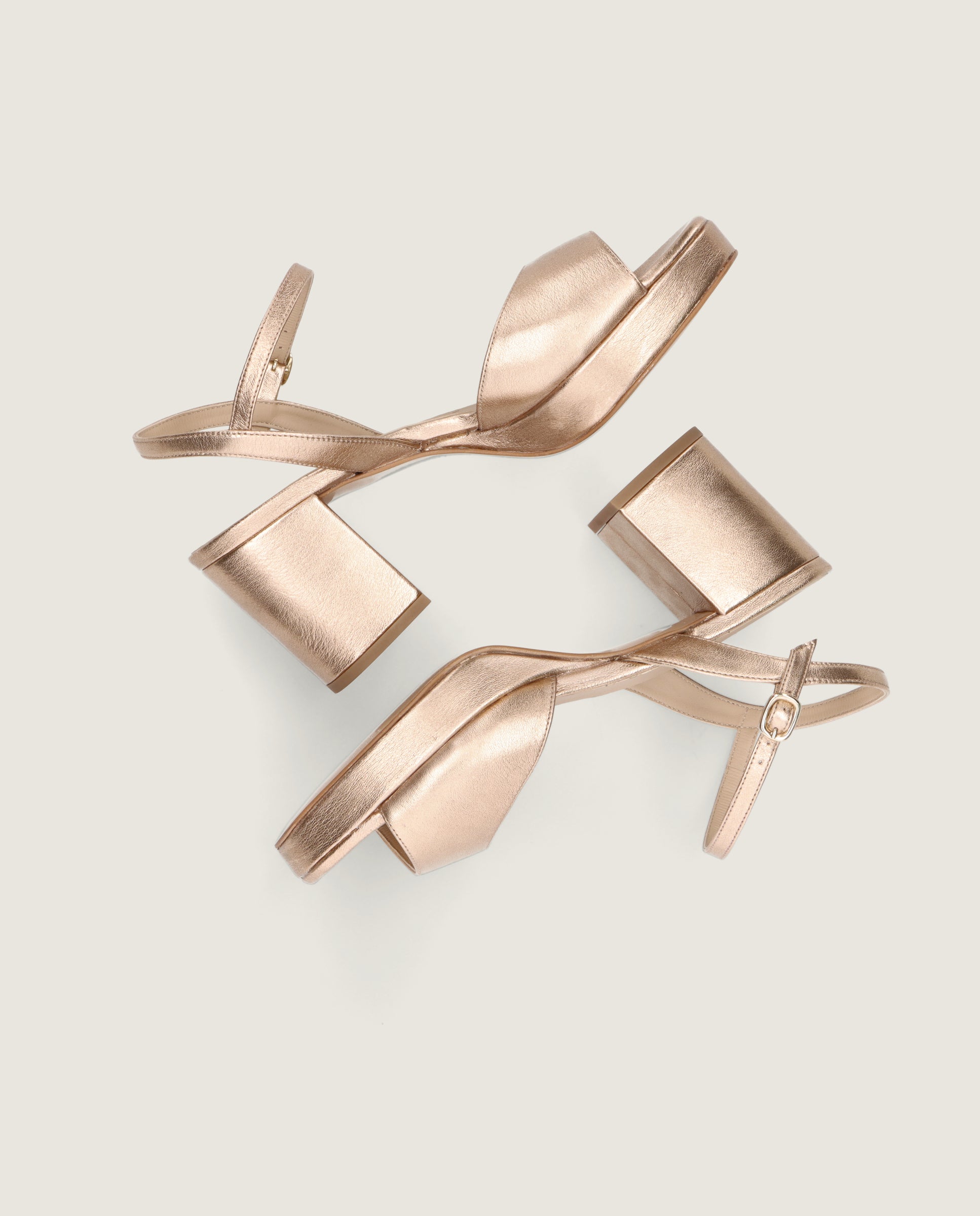 Sandalias Mae Dorados Pieles Metalizadas