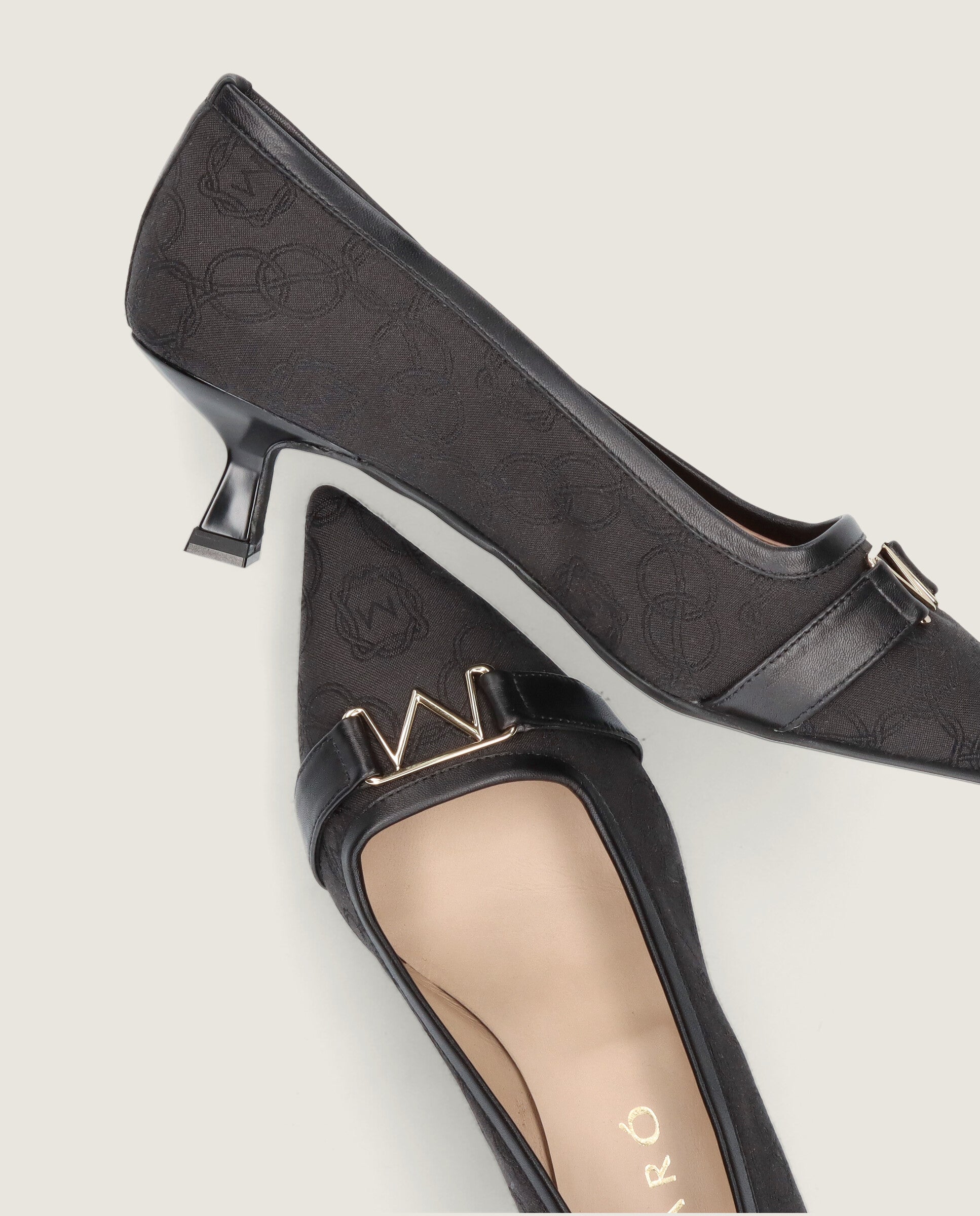 Salon Harriet Negros Tejidos