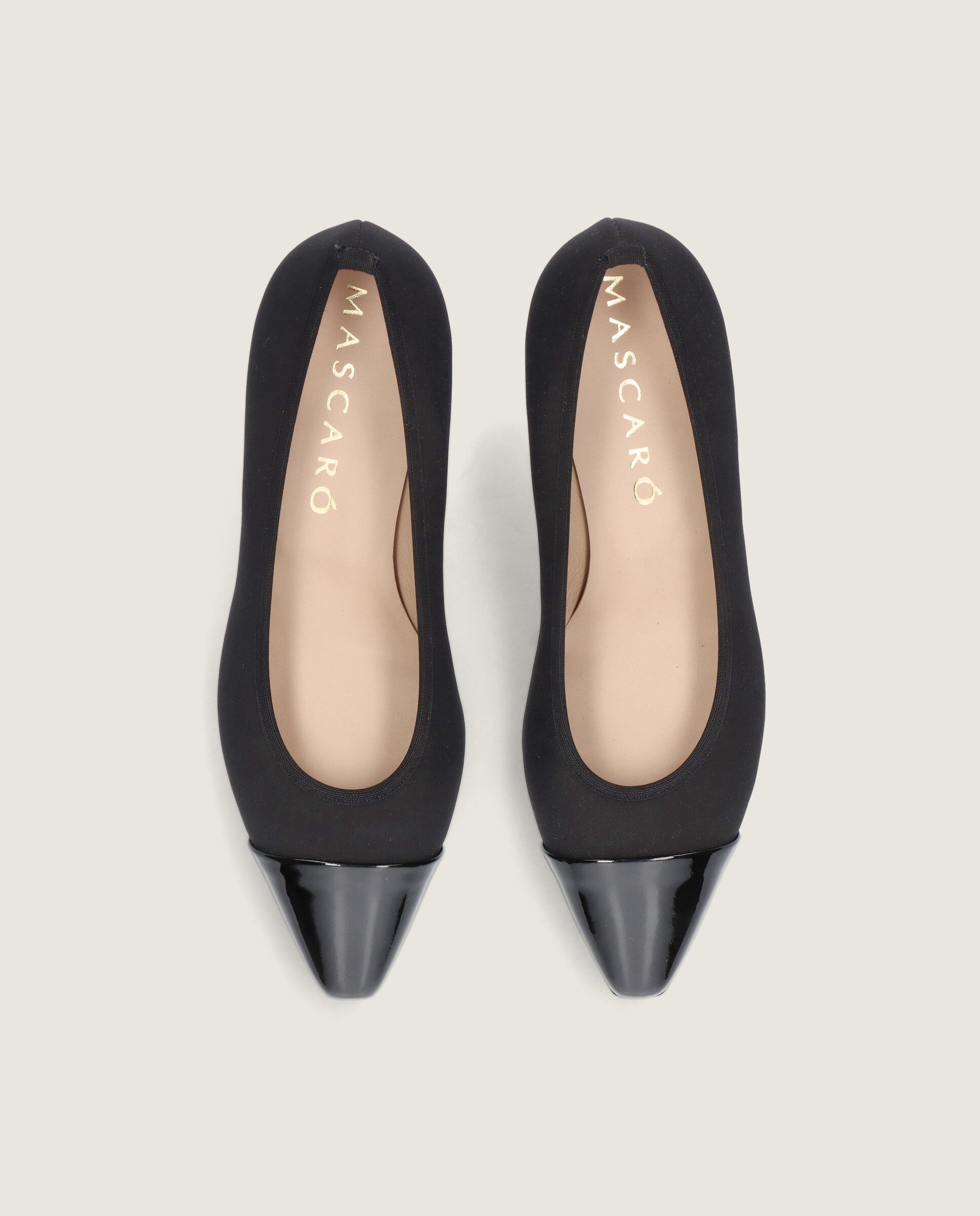 Salon Greta Negros Tejidos