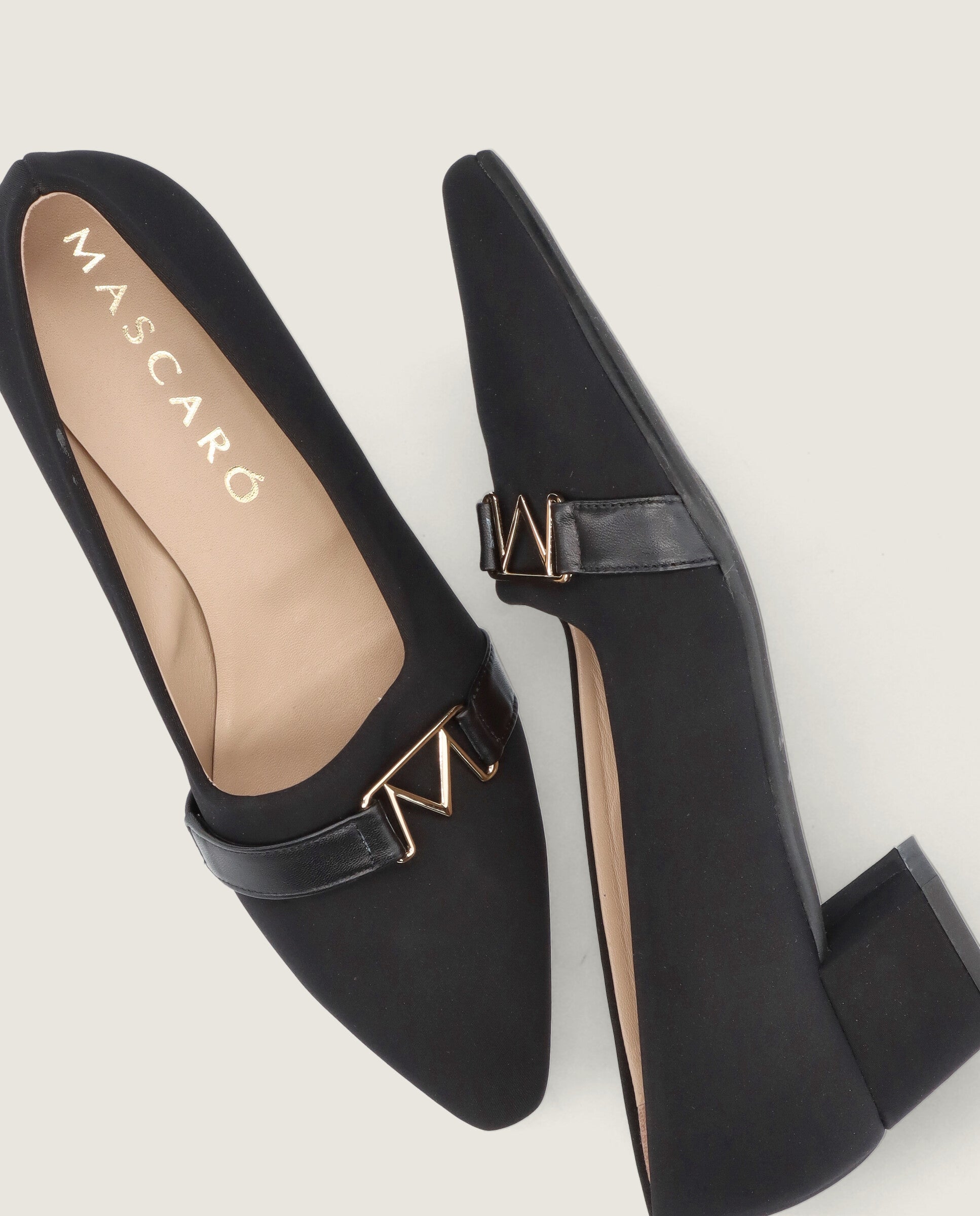 Salon Greta Negros Tejidos