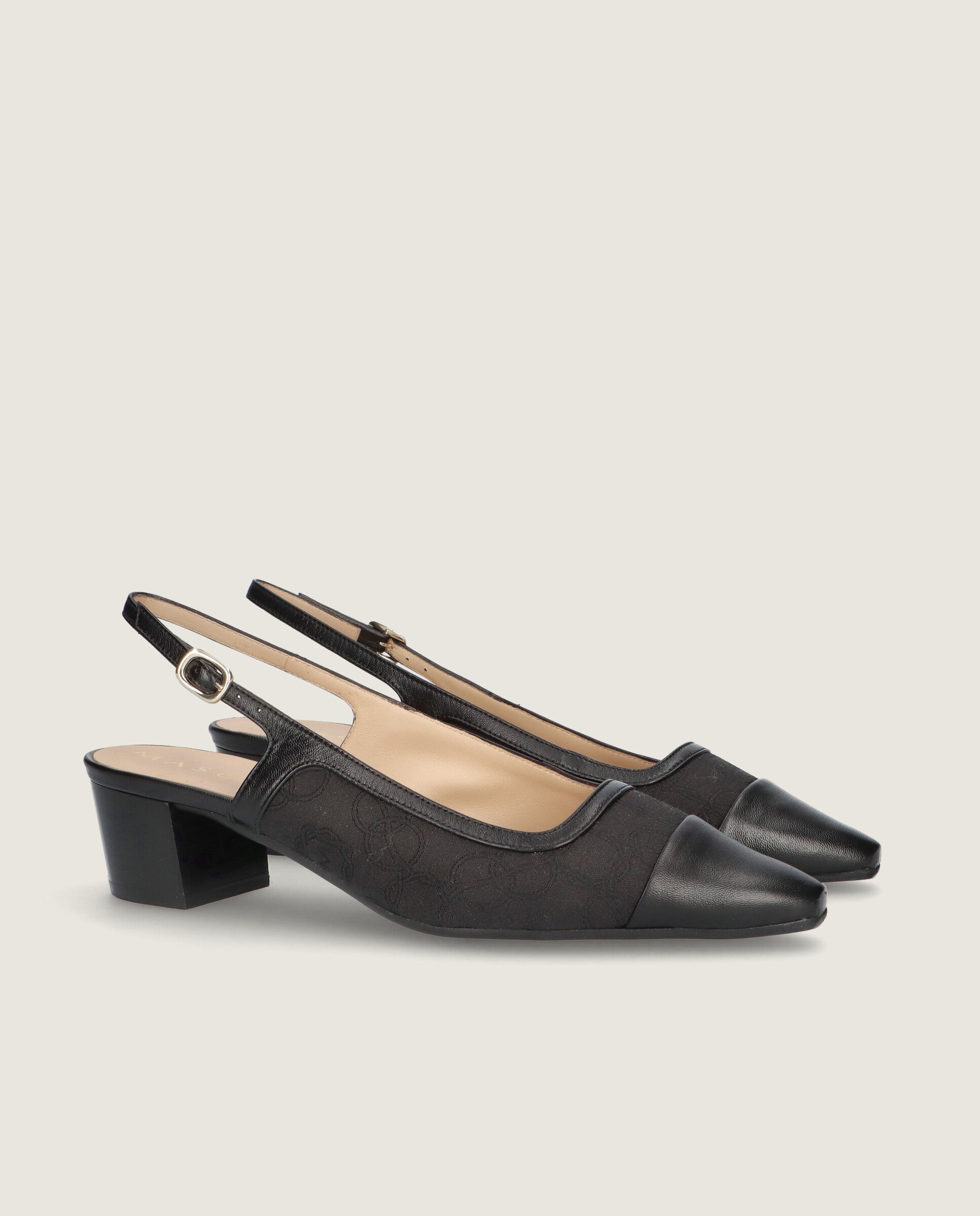 Salon Greta Negros Tejidos