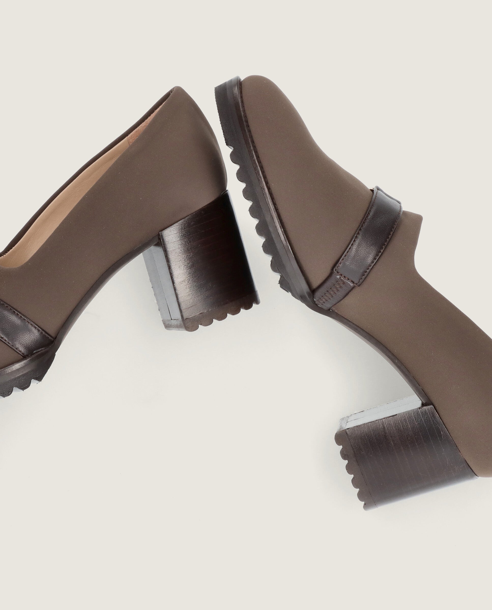 Zapatos Abotinados Cindy Marrones Tejidos