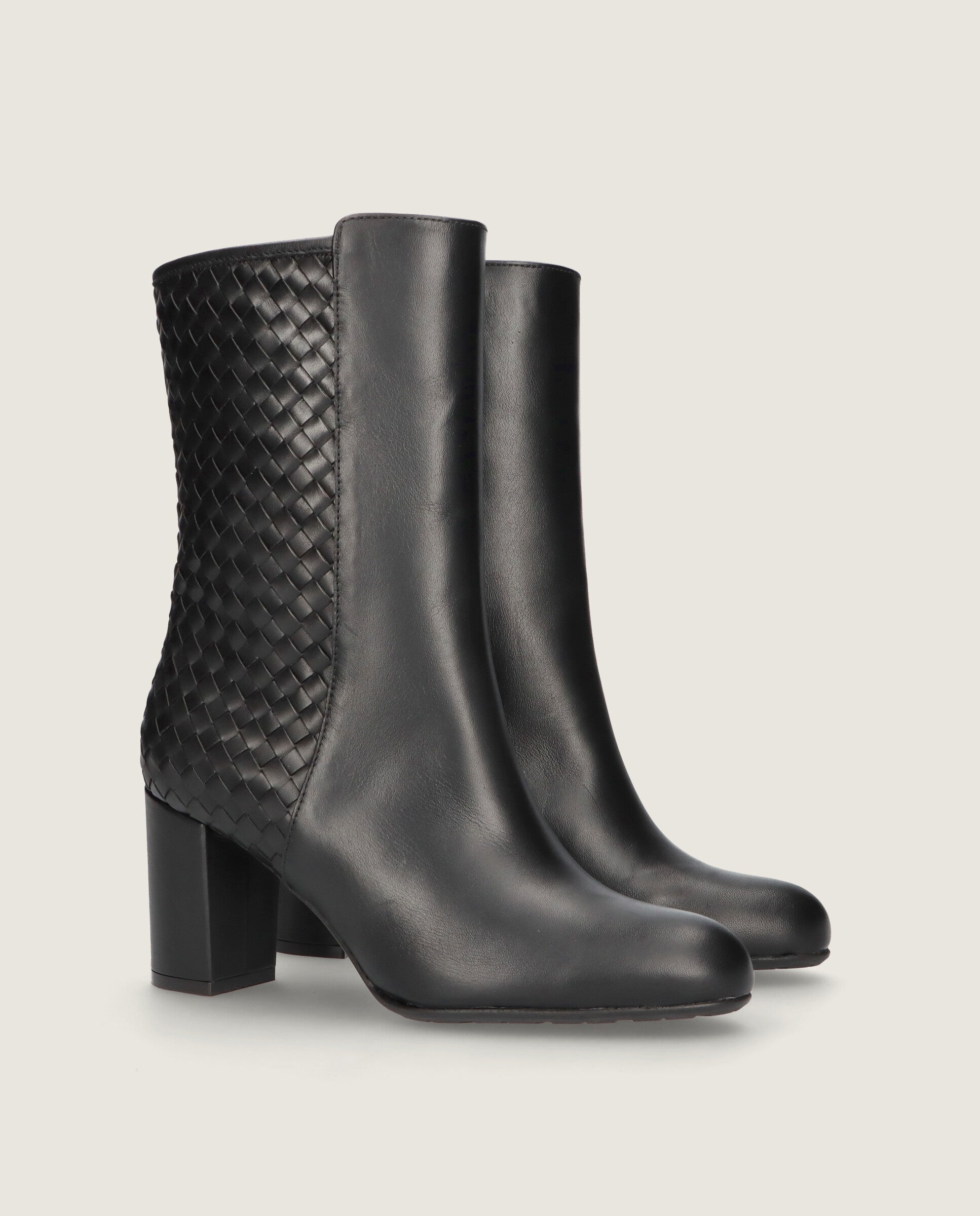 Imagen de Botines Anna Negros Piel por Mascaro