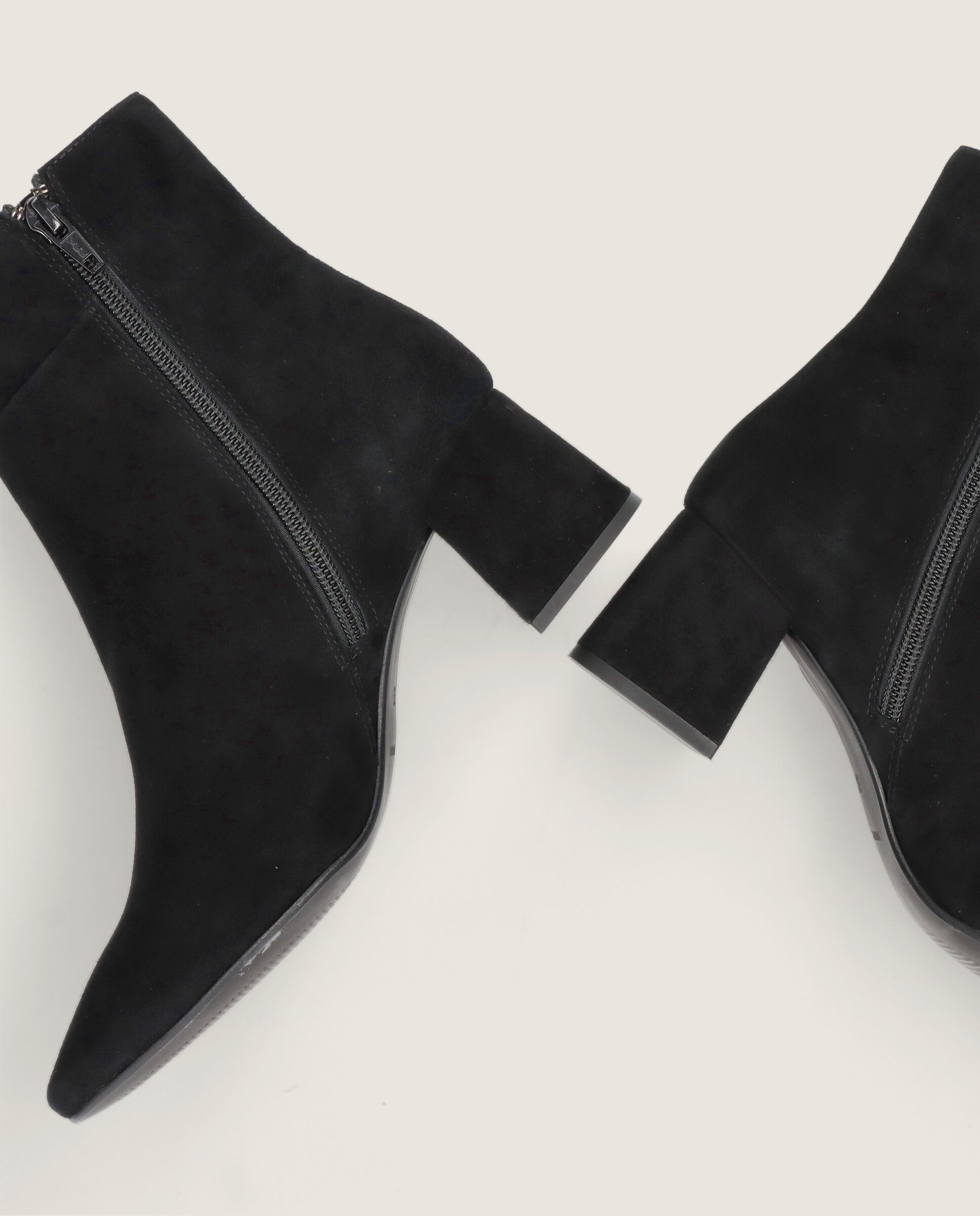 Bottines en daim noir Shirin