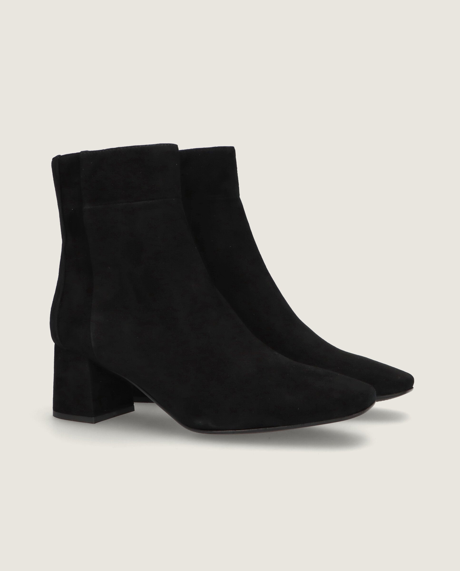 Schwarze Wildleder-Stiefeletten Shirin