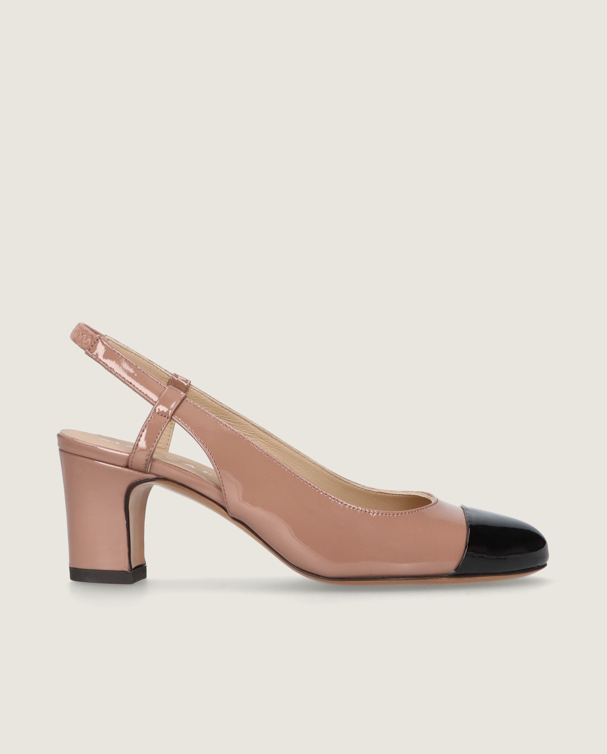 Yumi Beige Patent Leather Pumps