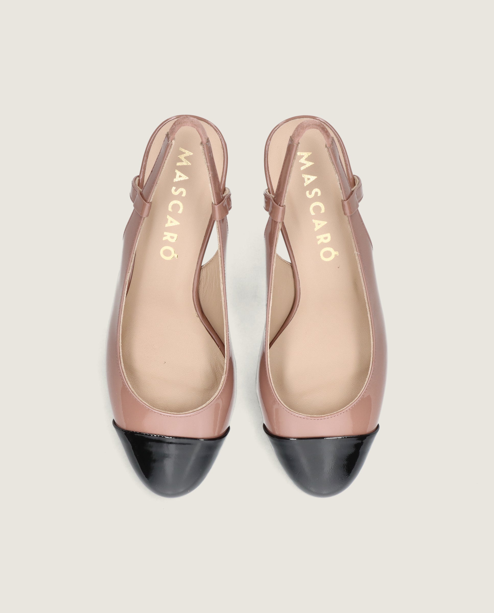 Yumi Beige Patent Leather Pumps