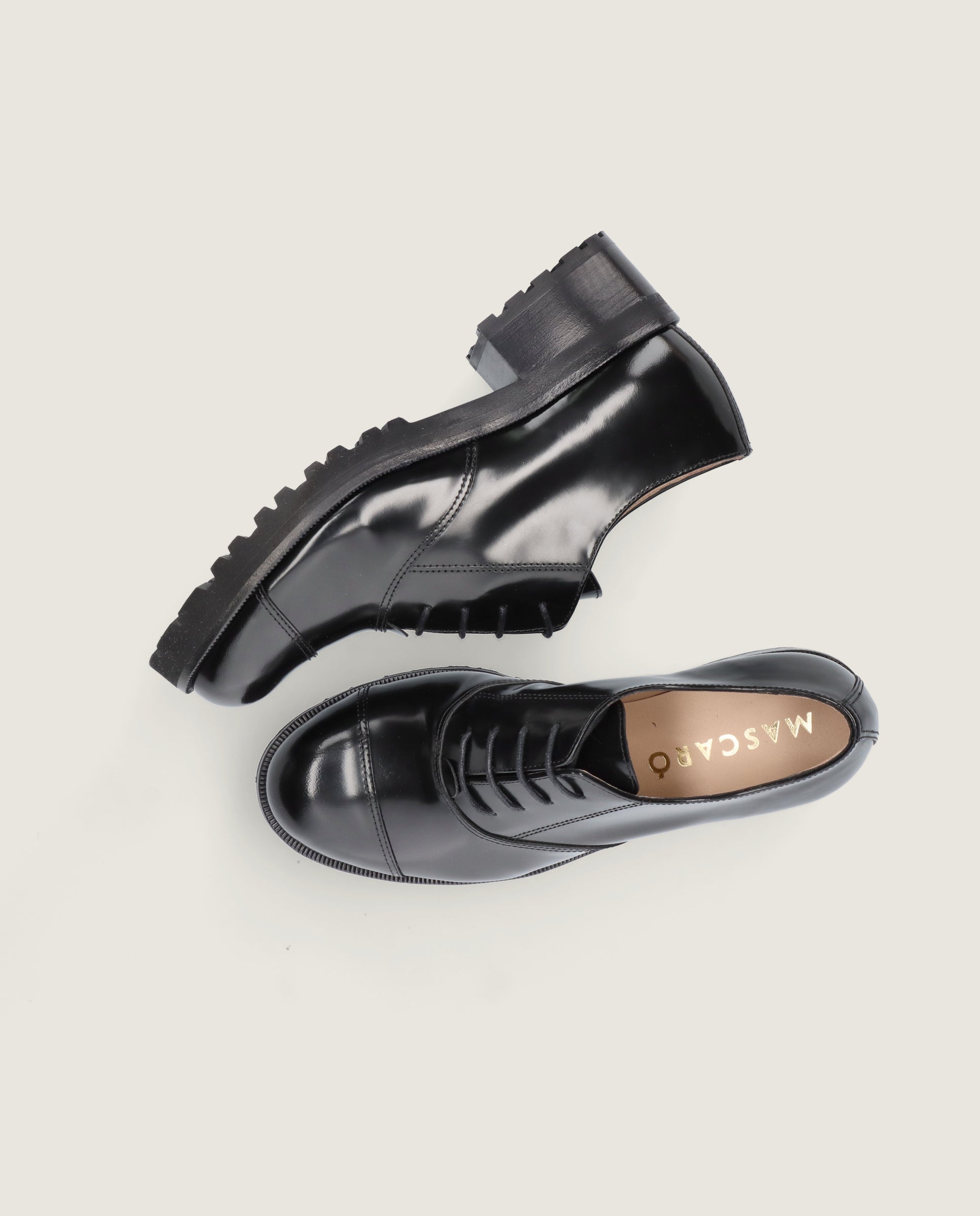 Zapatos Acordonados June Negros Piel