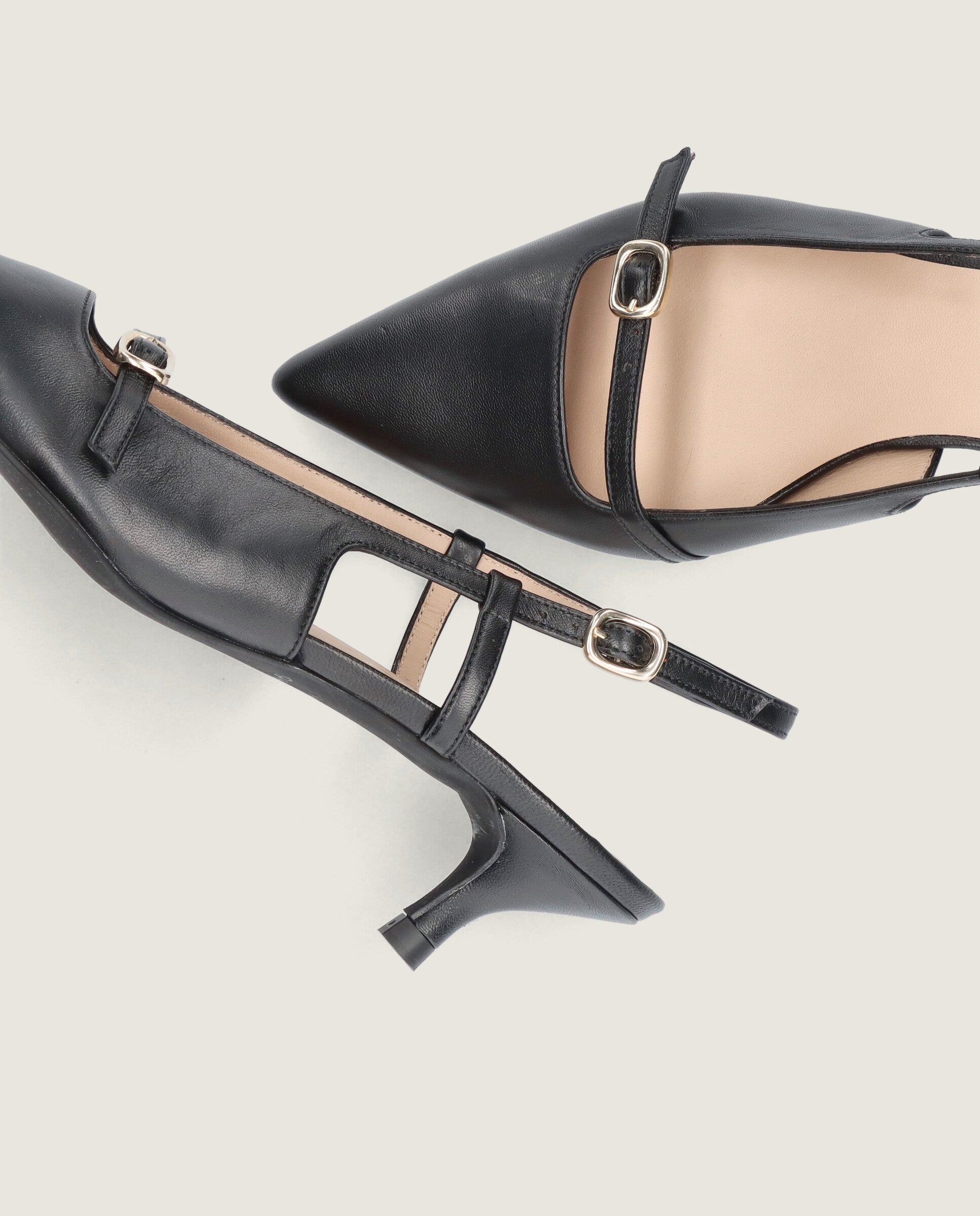 Salon Harriet Negros Piel