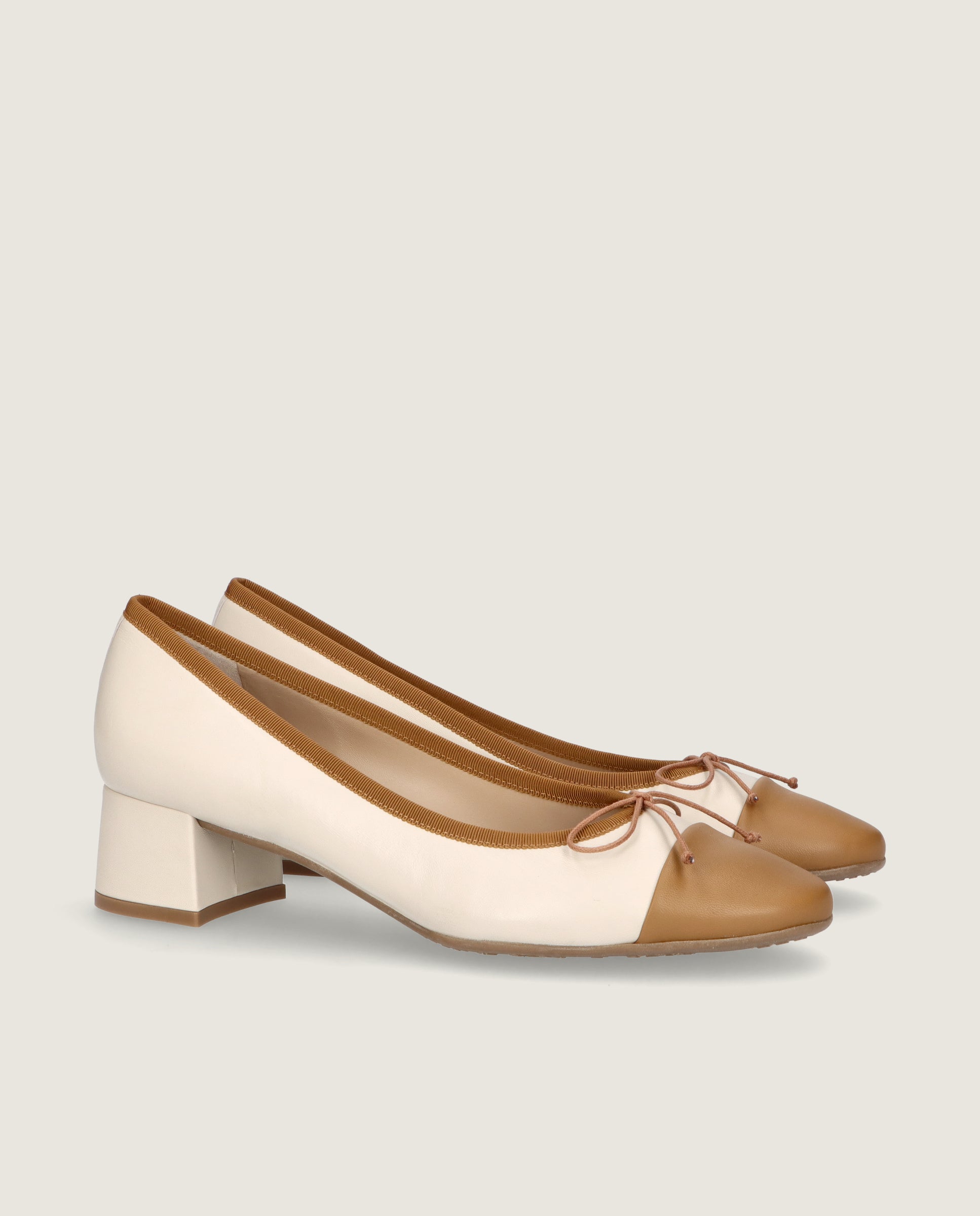 Image de Salon du cuir Luisa Blancos par Mascaro