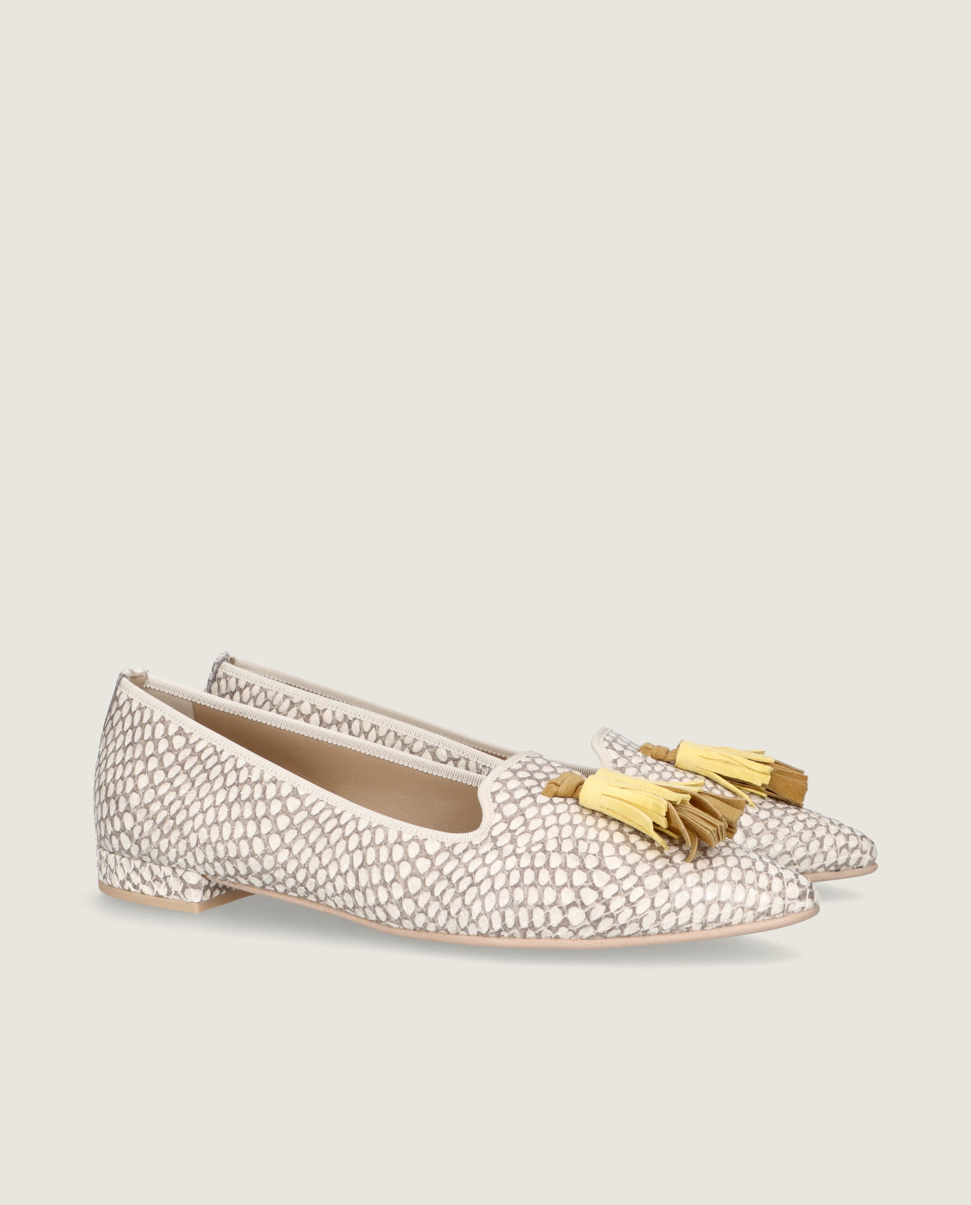 Imagen de Loafers Elise Blancos Pieles estampadas por Mascaro