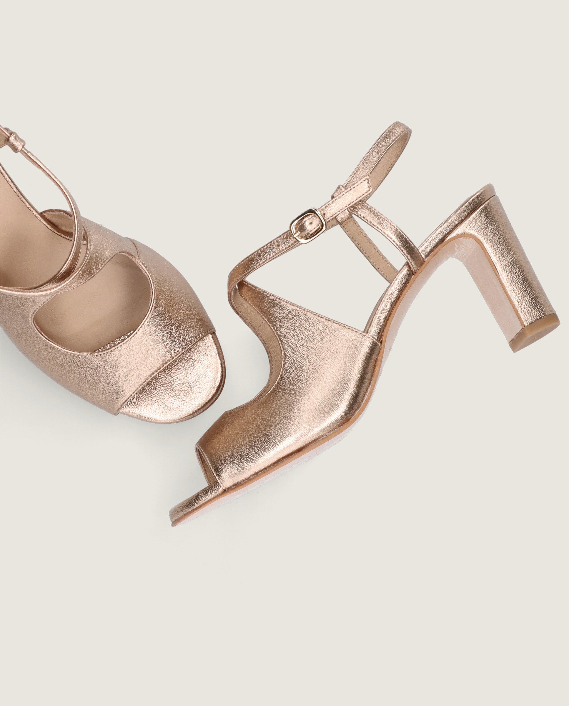 Sandalias Maria Dorados Pieles metalizadas