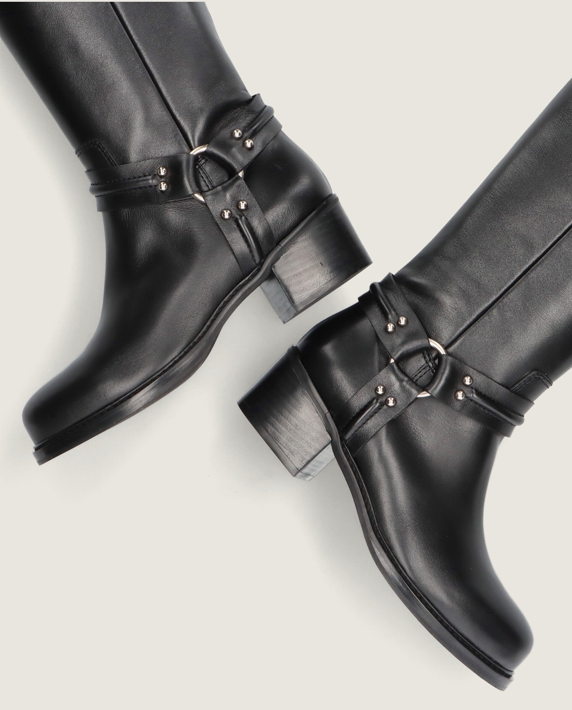 Botas de couro preto Chabela