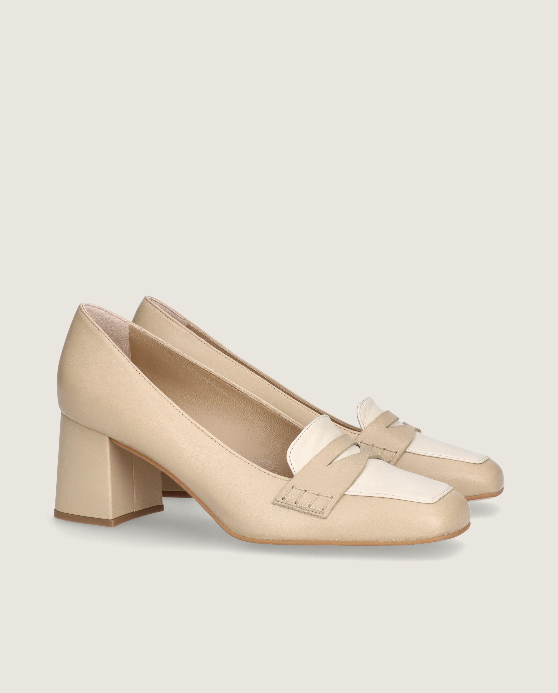 Imagen de Loafers Anuk Beiges Piel por Mascaro