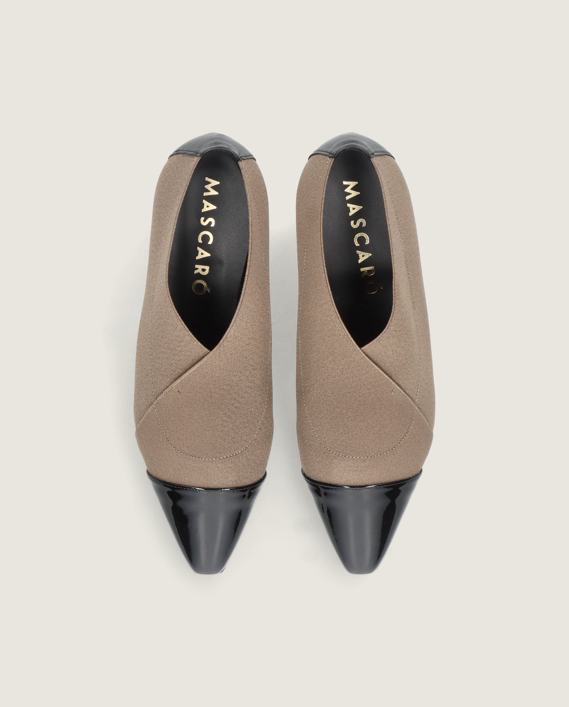 Zapatos Abotinados Greta Negros Tejidos