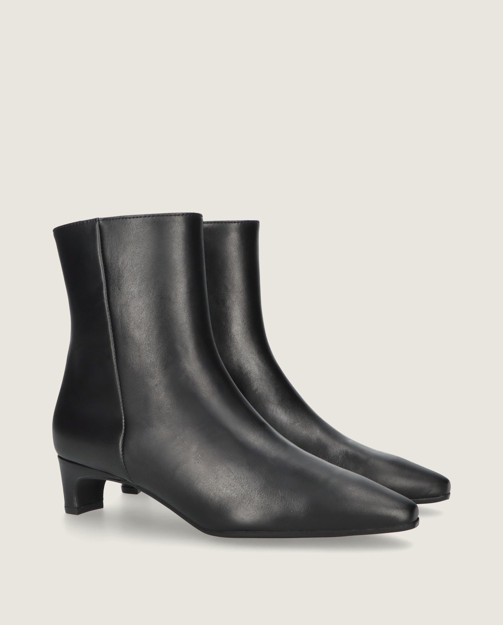 Image of Greta Black Leather Ankle Boots by Mascaro