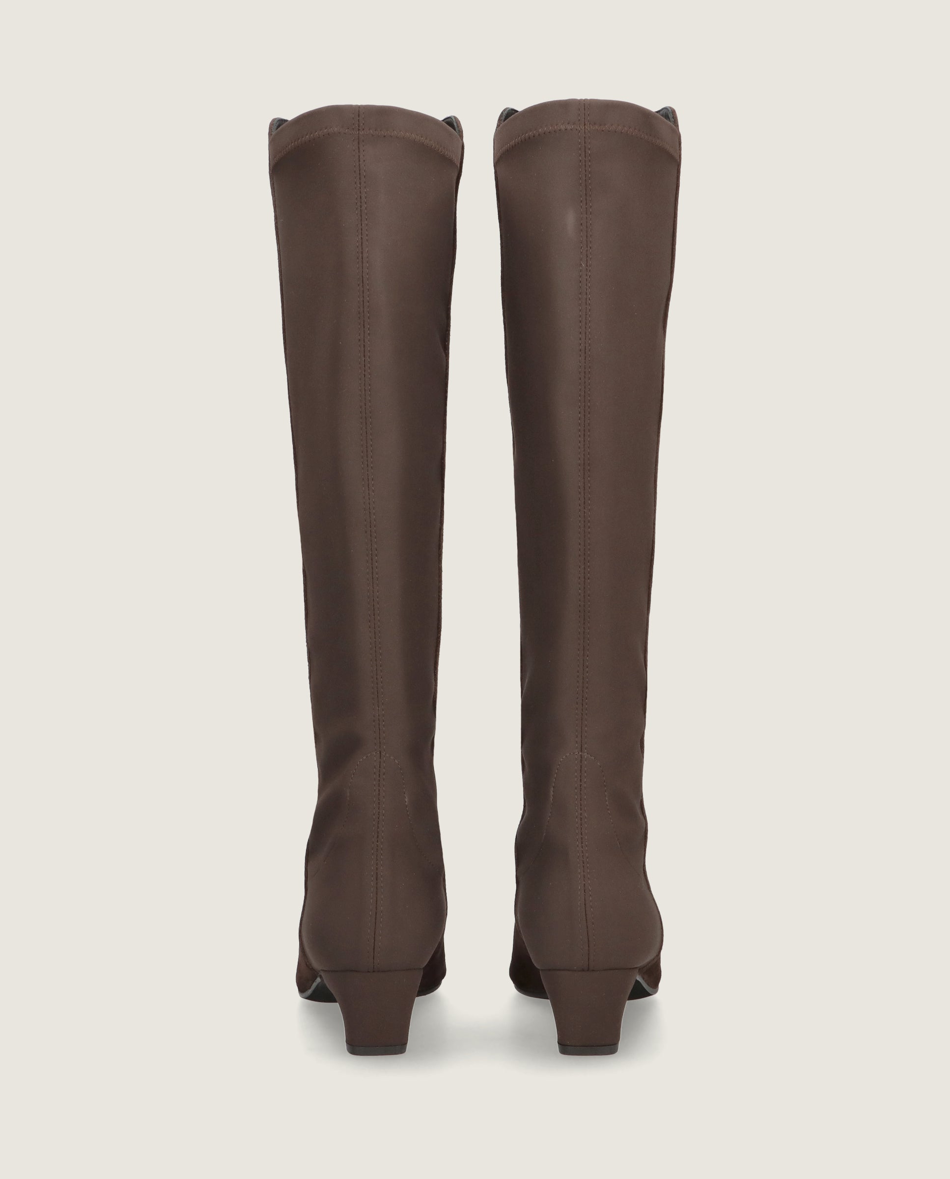 Vista alternativa de Botas Greta Marrones Ante por Mascaro