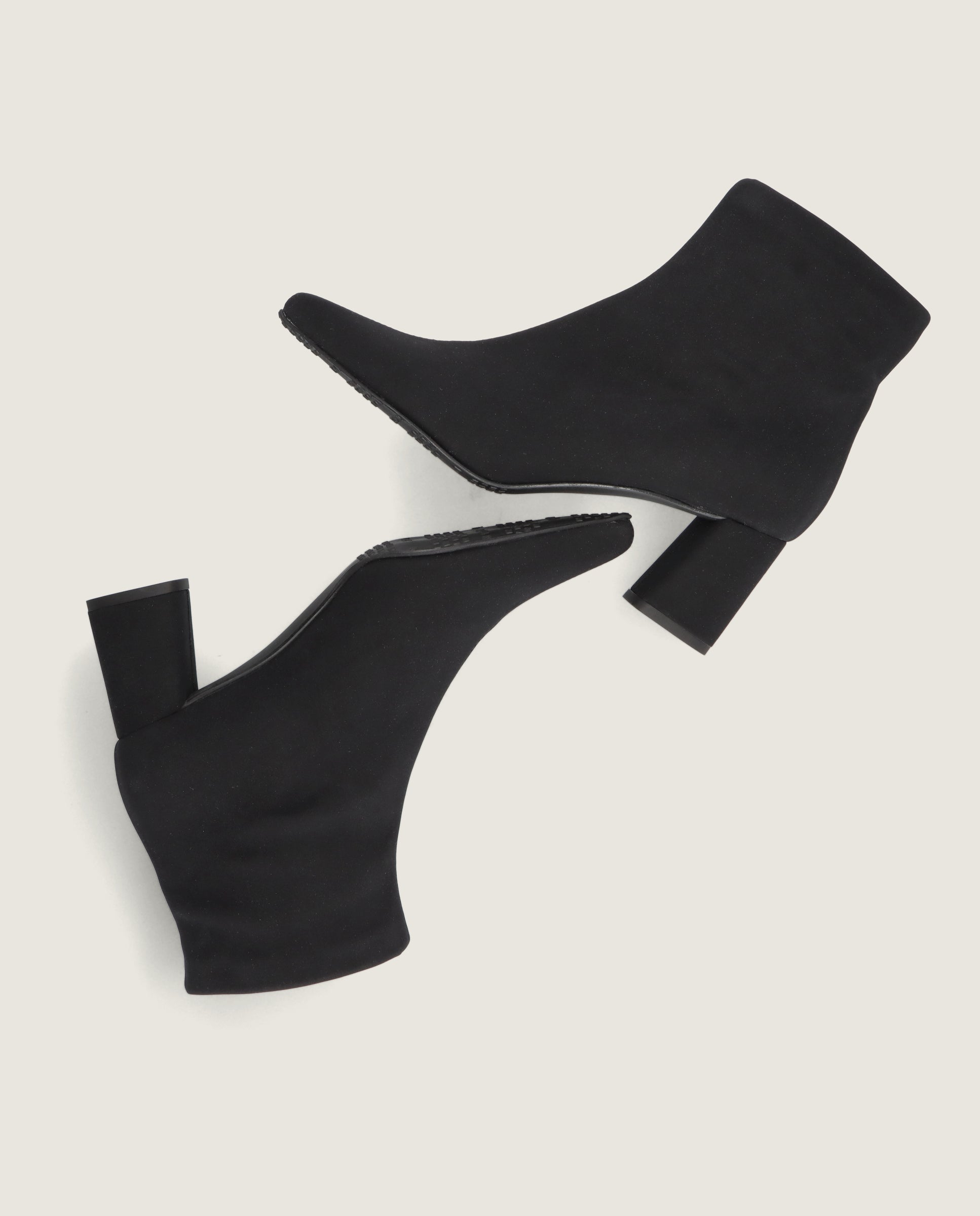Gewebte Phoebe Stiefeletten in Schwarz