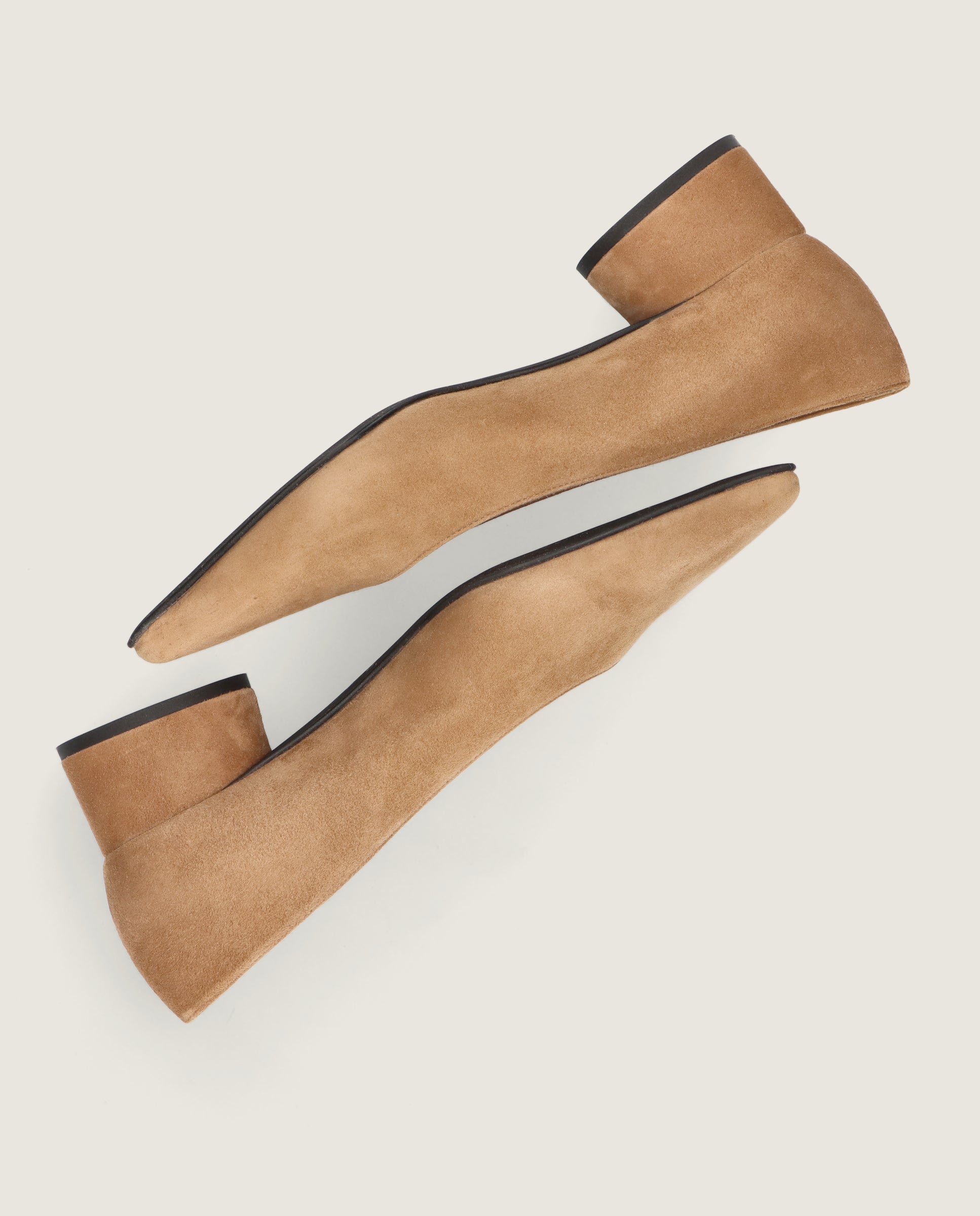 Salon Holly Marrones Ante