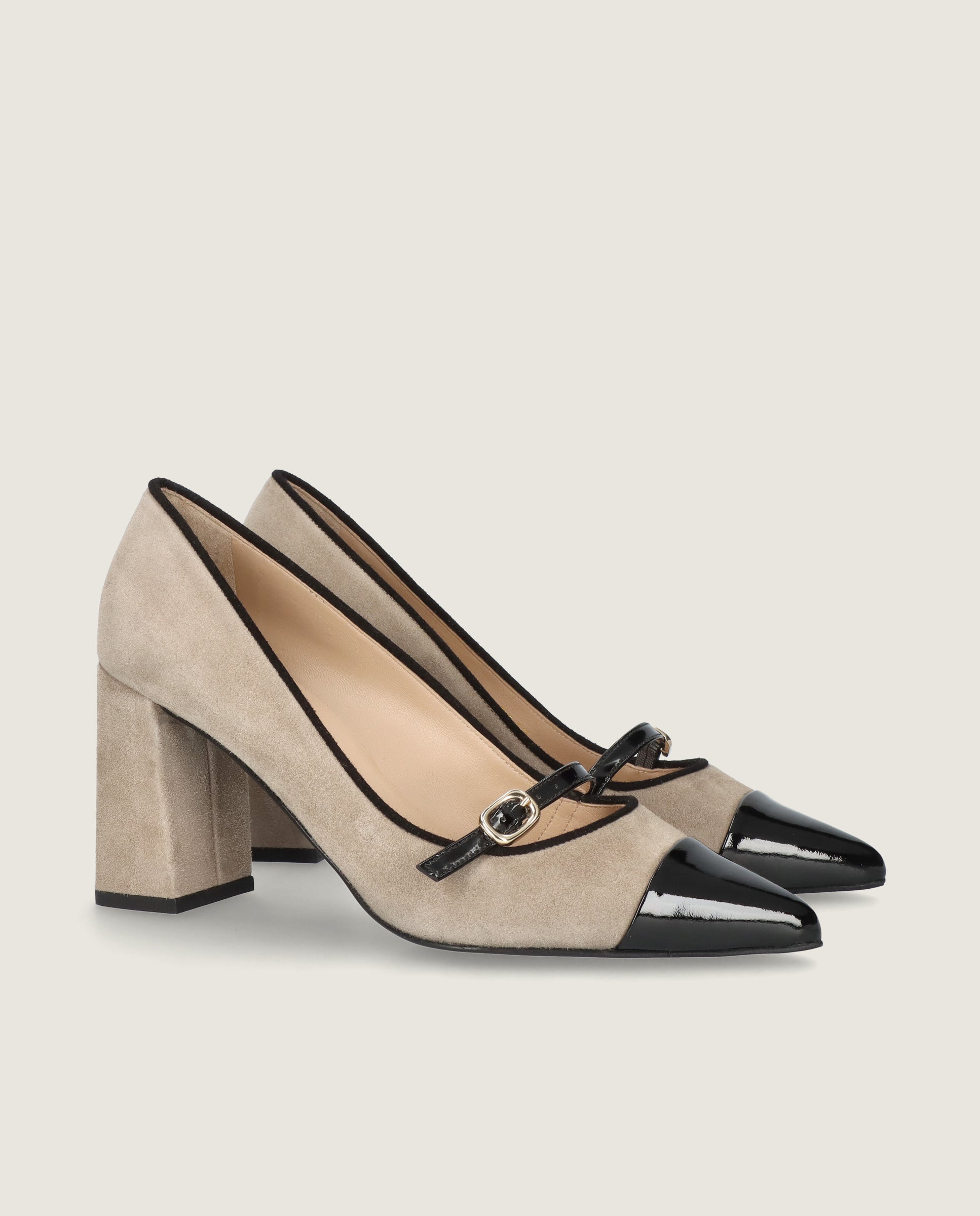 Image de Renata Grises Ante Salon par Mascaro