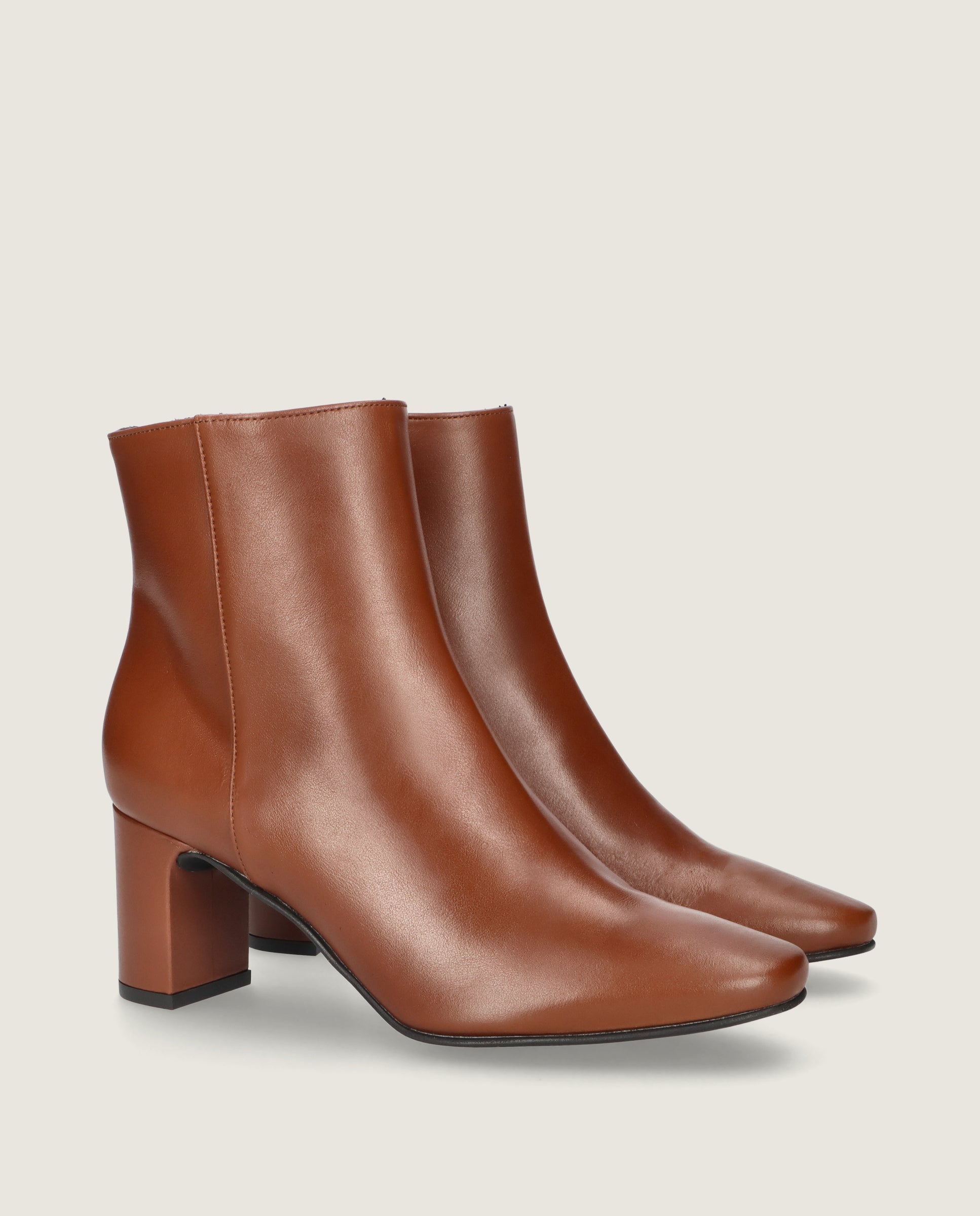 Imagen de Botines Freja Marrones Piel por Mascaro