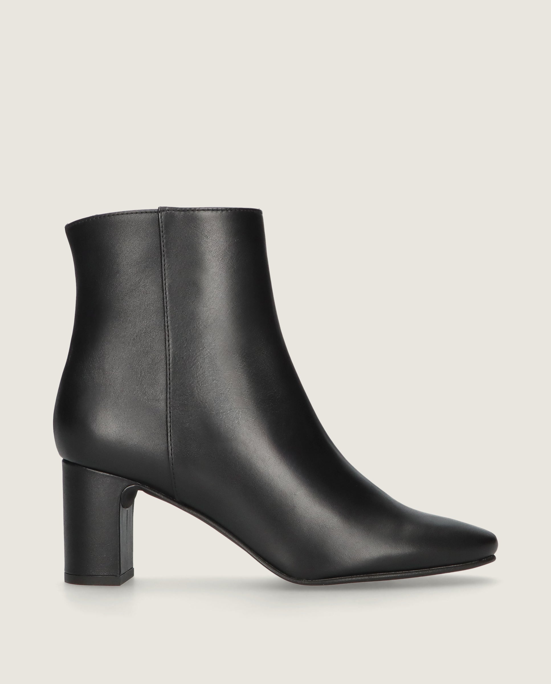 Bottines en cuir noir Freja