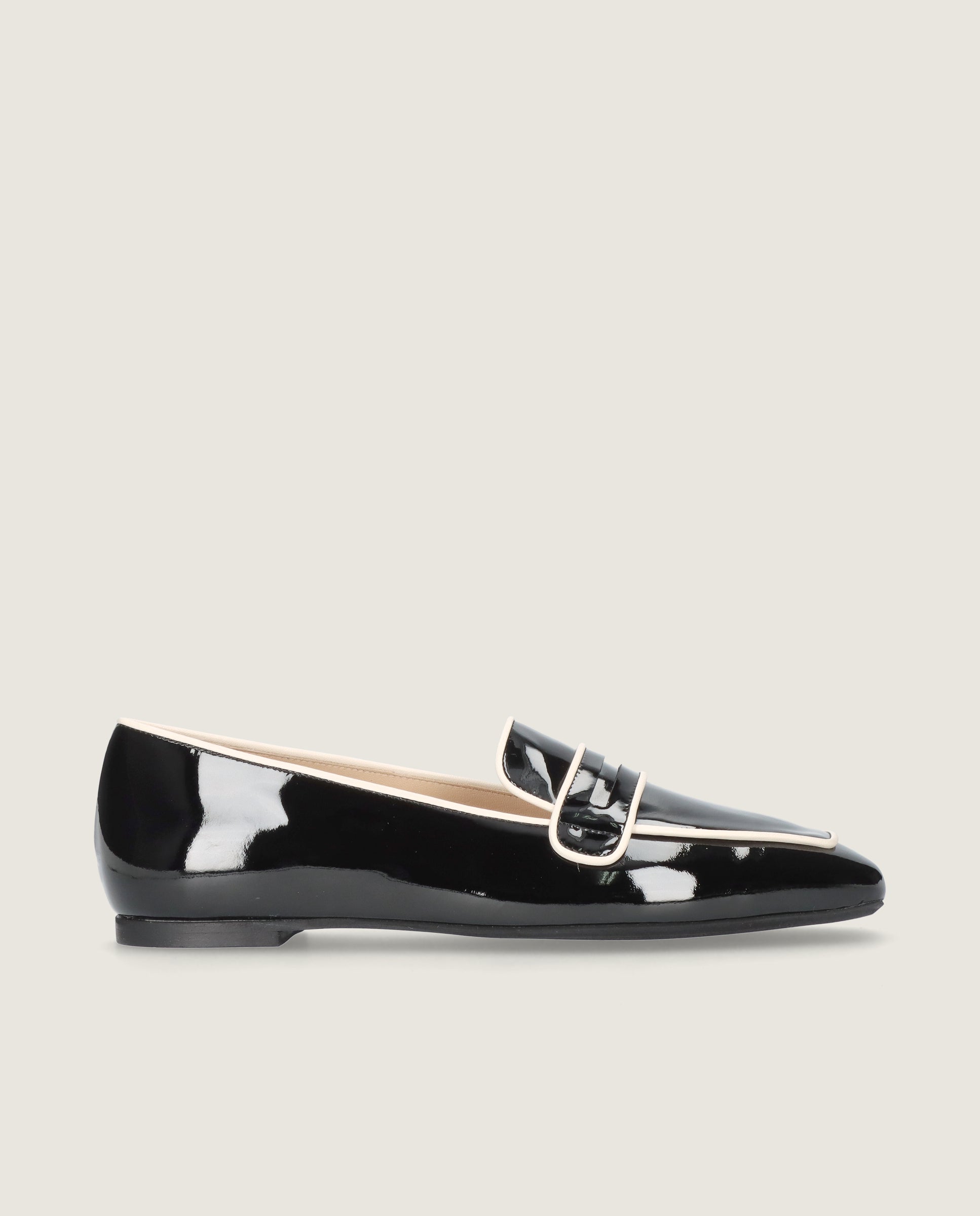 Loafers Camille Negros Charol