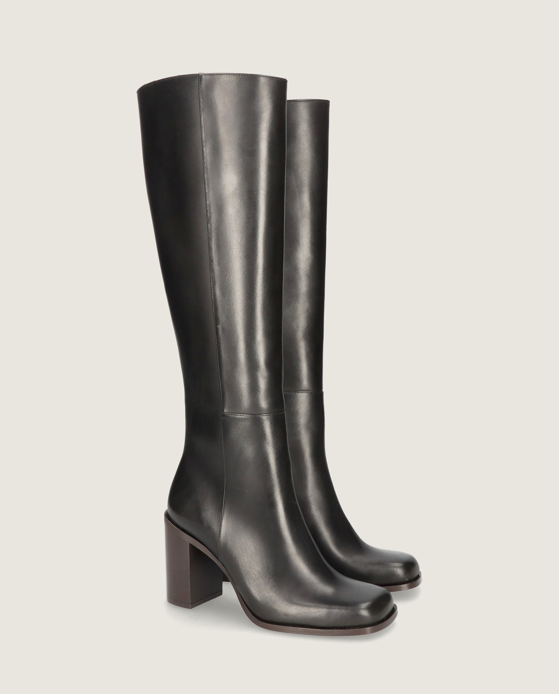 Imagen de Botas Asha Negros Piel por Mascaro