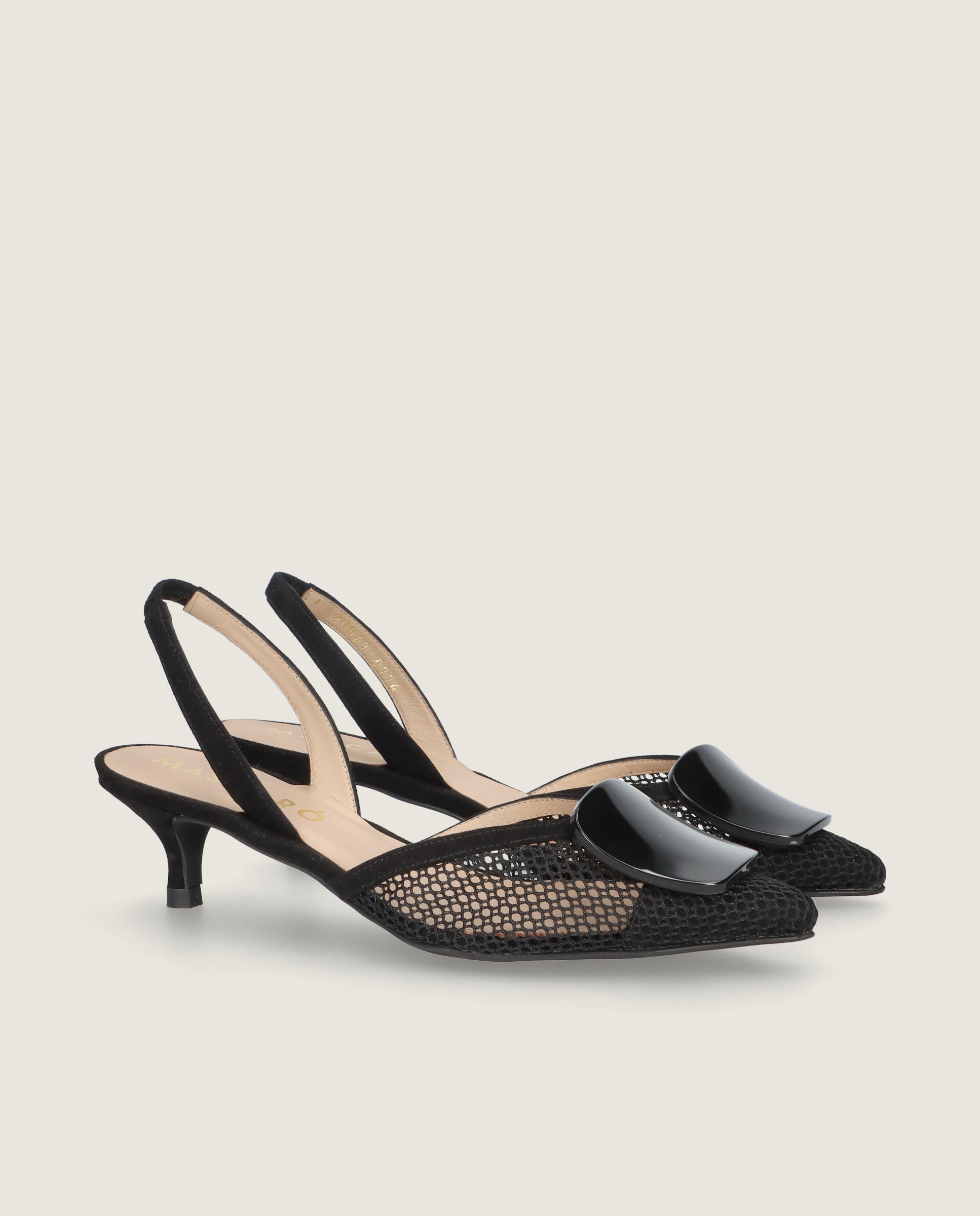 Image de Salon rouge Harriet Negros par Mascaro