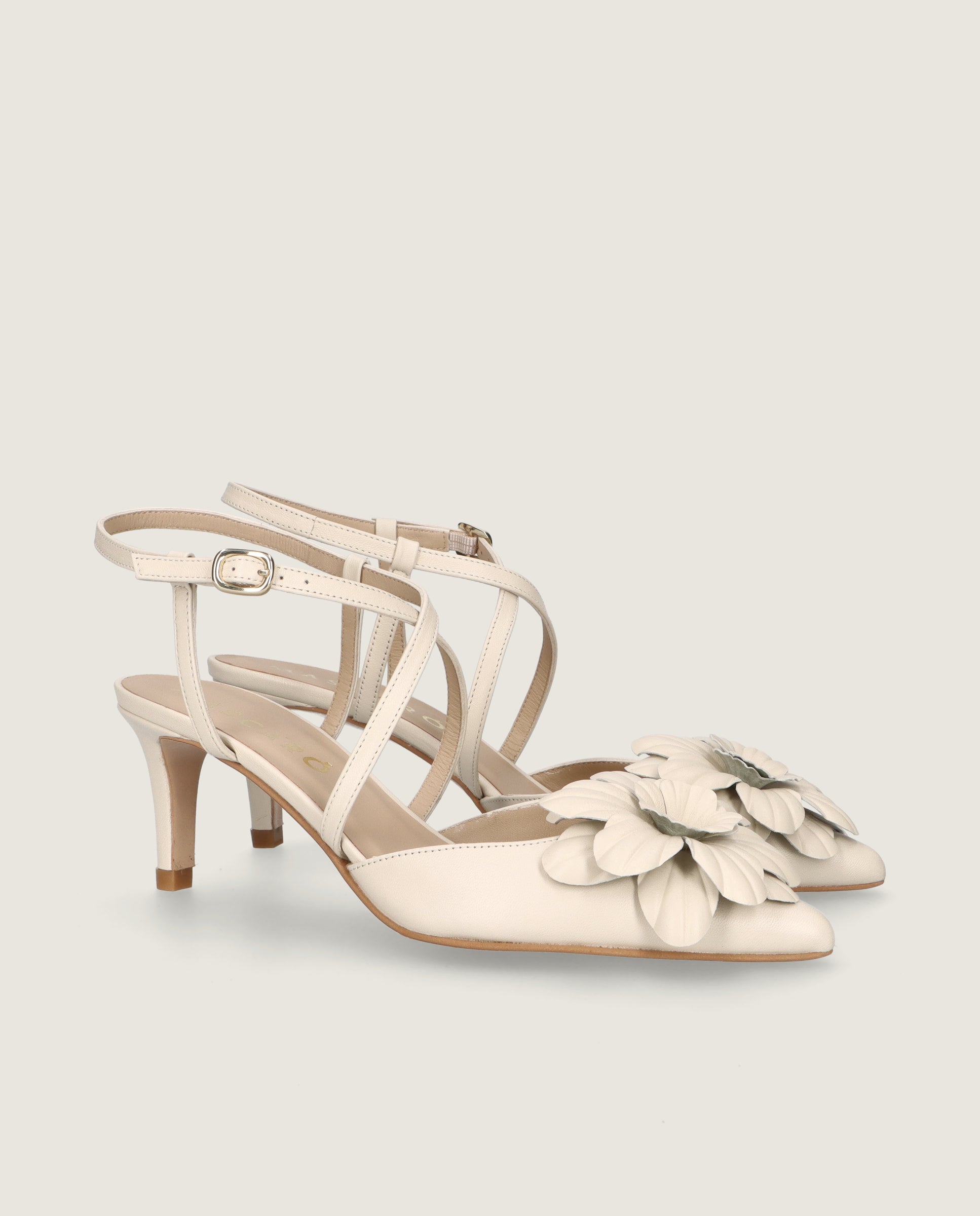Image of Phoebe White Leather Pumps by Mascaro
