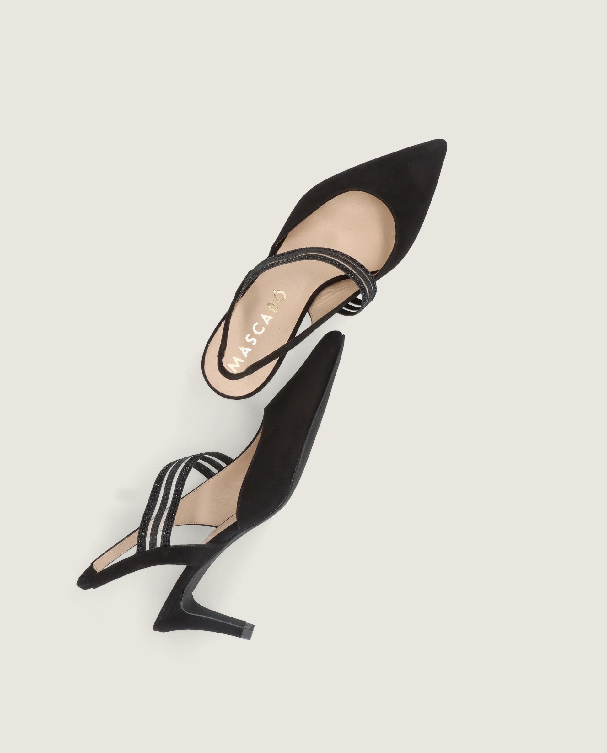 Salon Phoebe Negros Ante