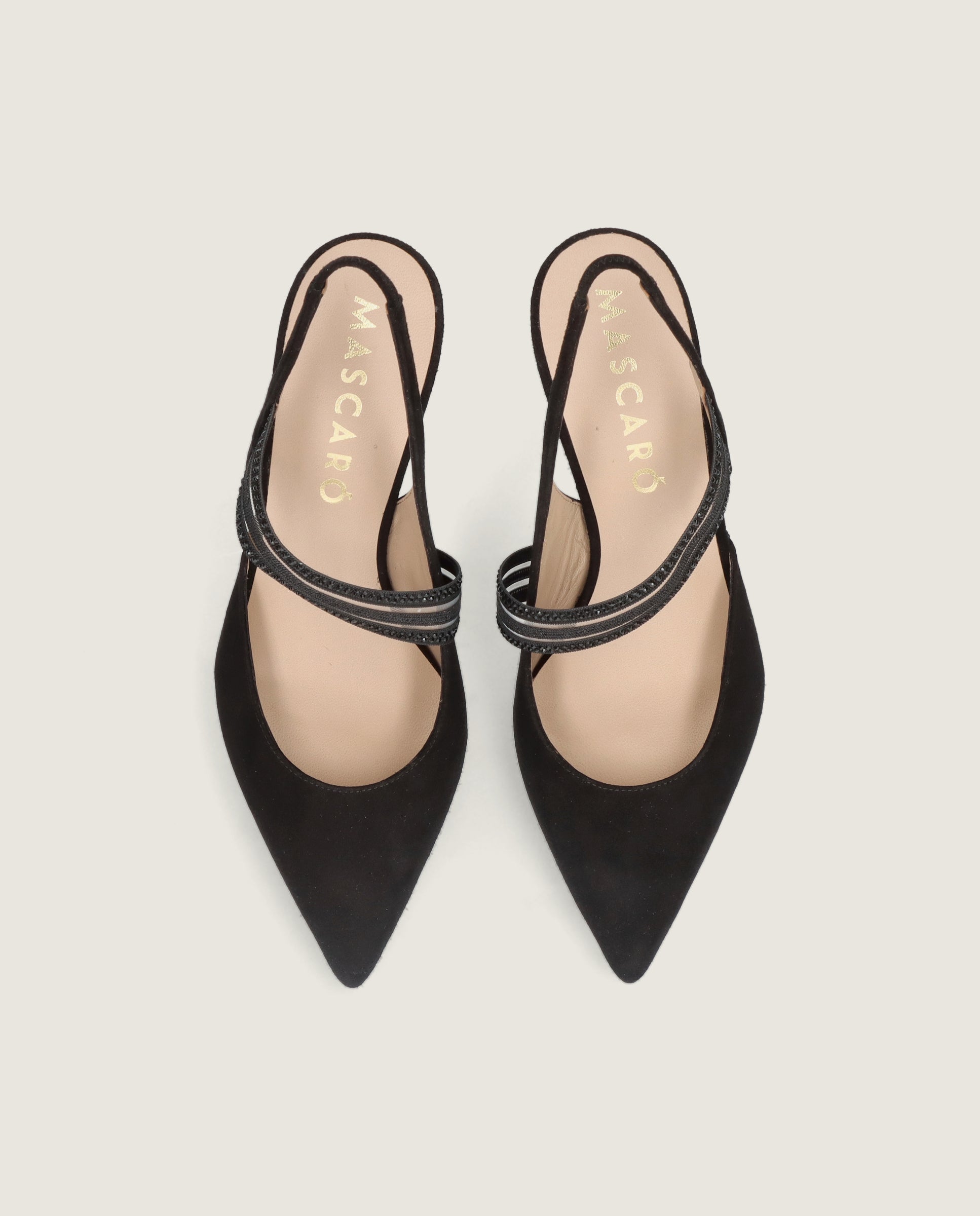 Salon Phoebe Negros Ante