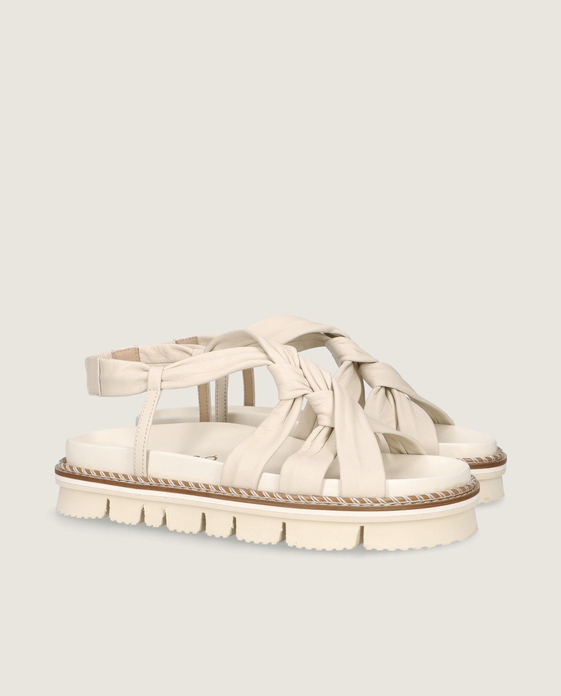 Imagen de Sandalias Ivy Negros Piel por Mascaro