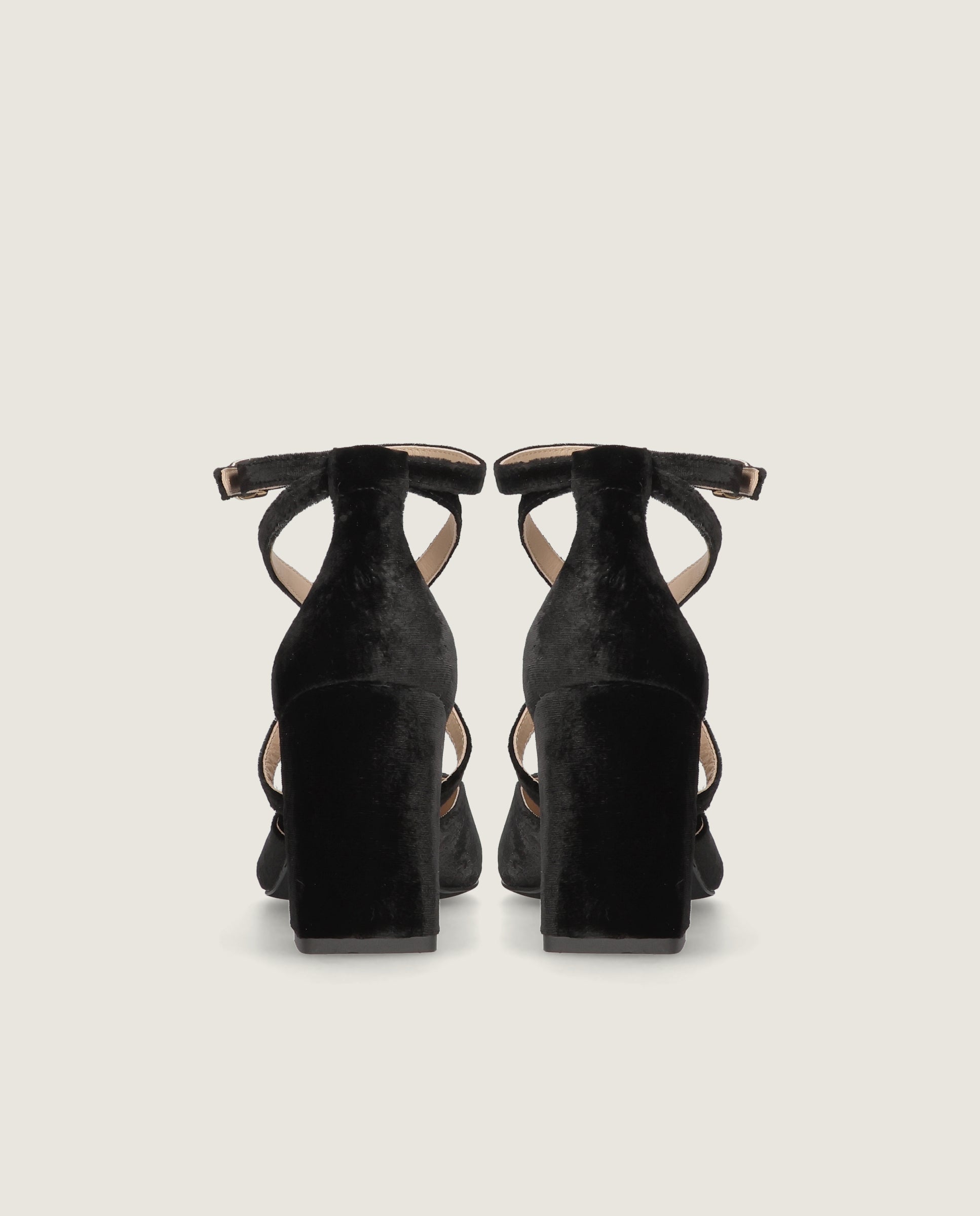 Salon Renata Negros Tejidos