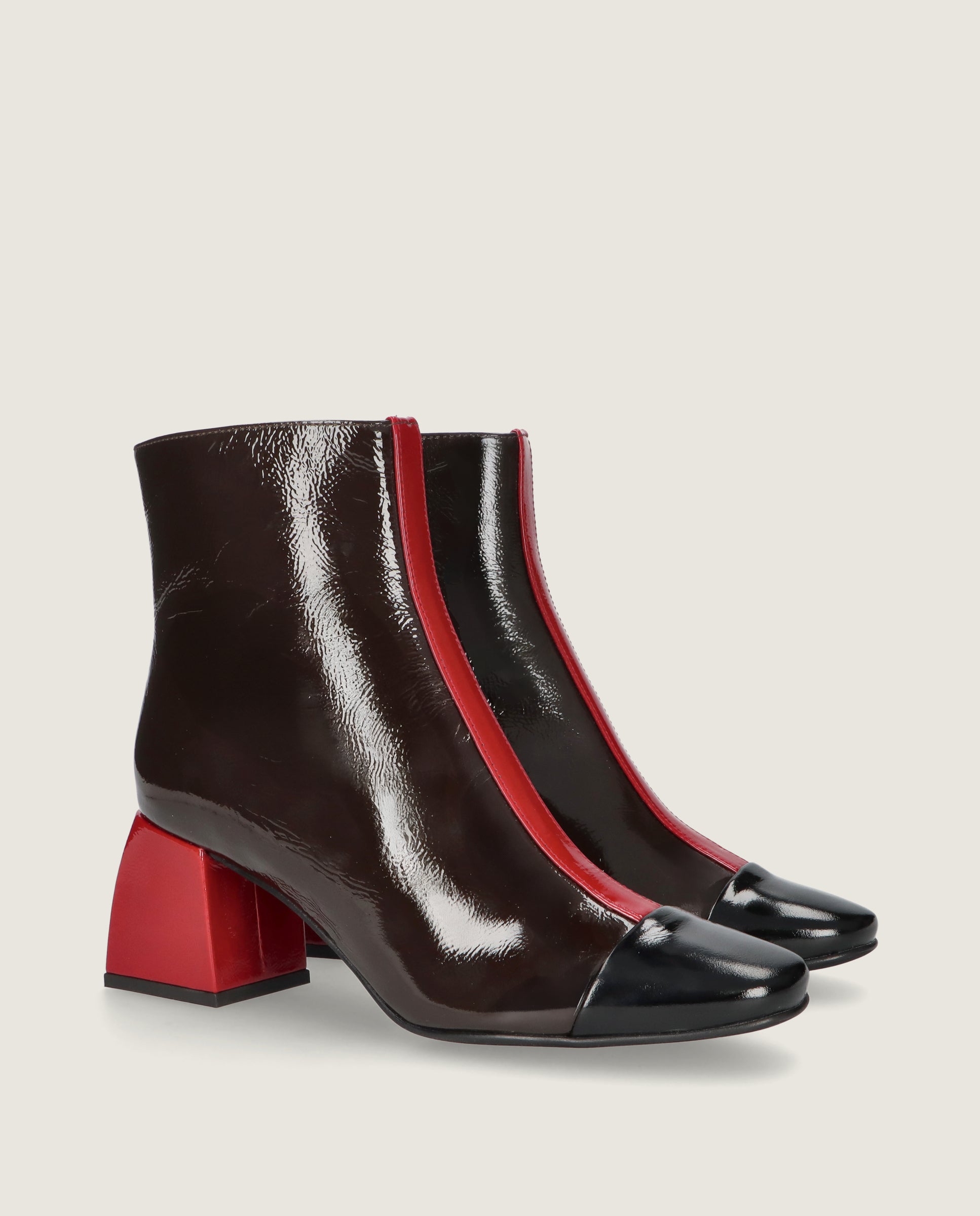 Imagen de Botines Freja Marrones Charol por Mascaro