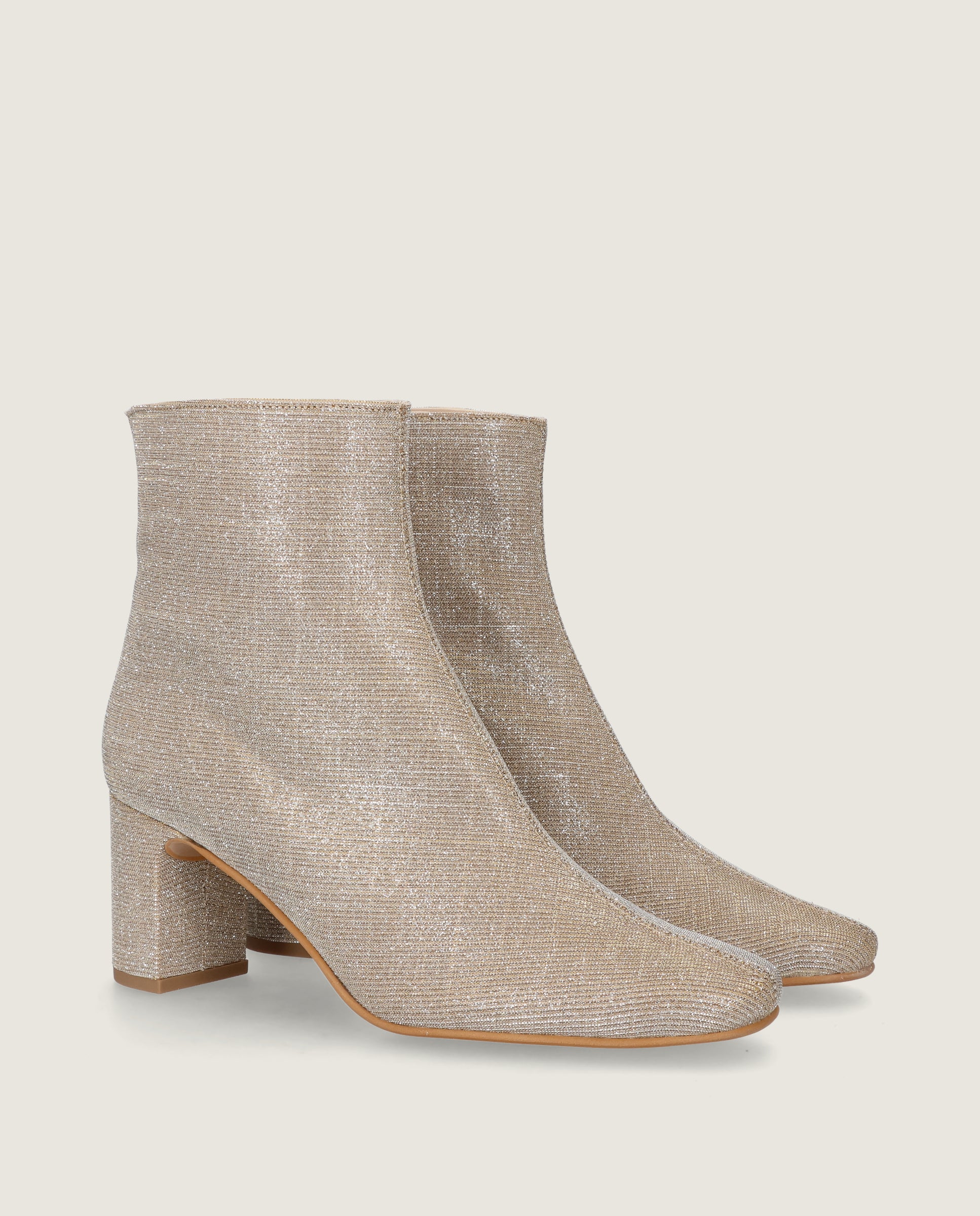 Image of Botines Freja Dorados Tejidos by Mascaro