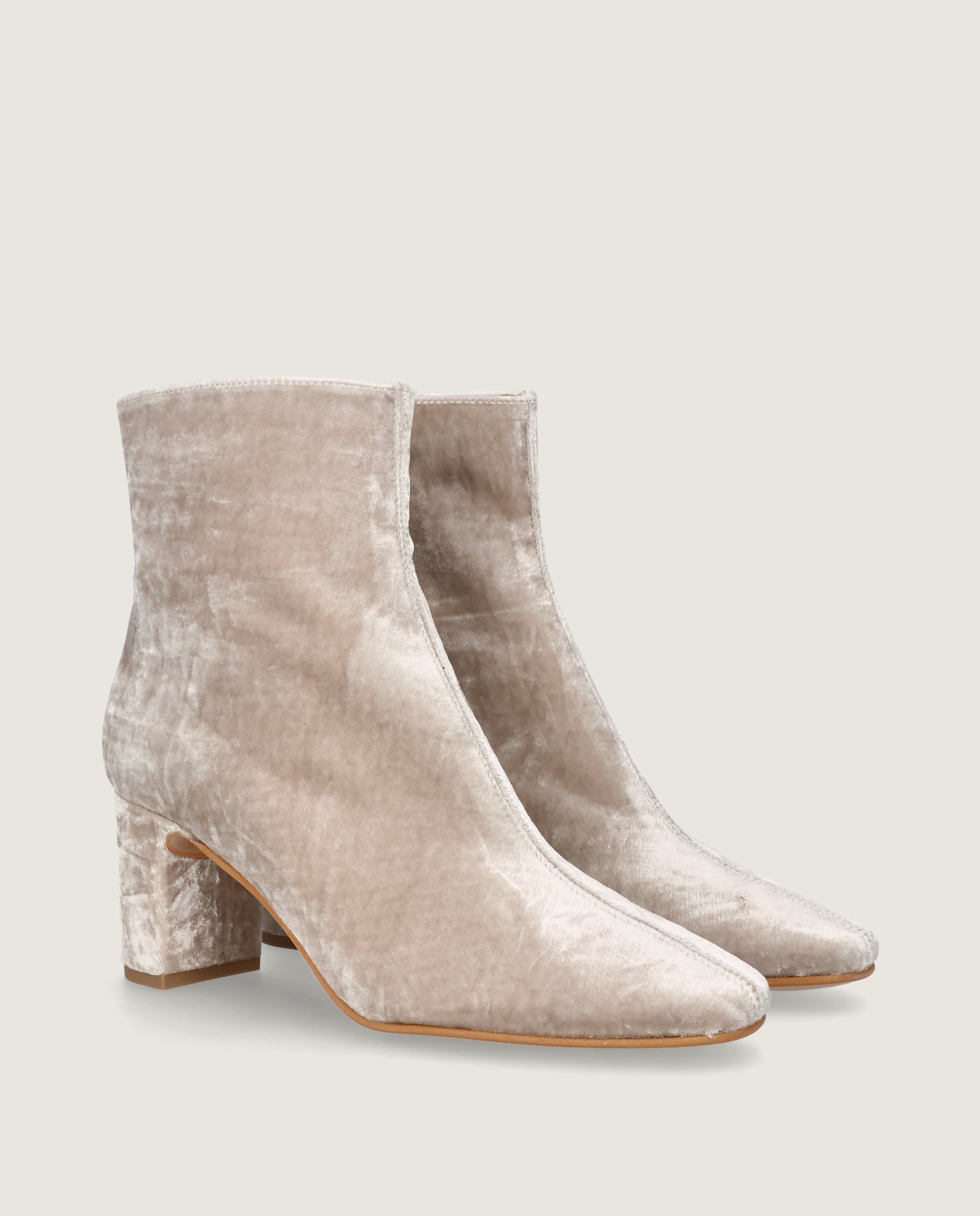 Image of Botines Freja Beiges Tejidos by Mascaro
