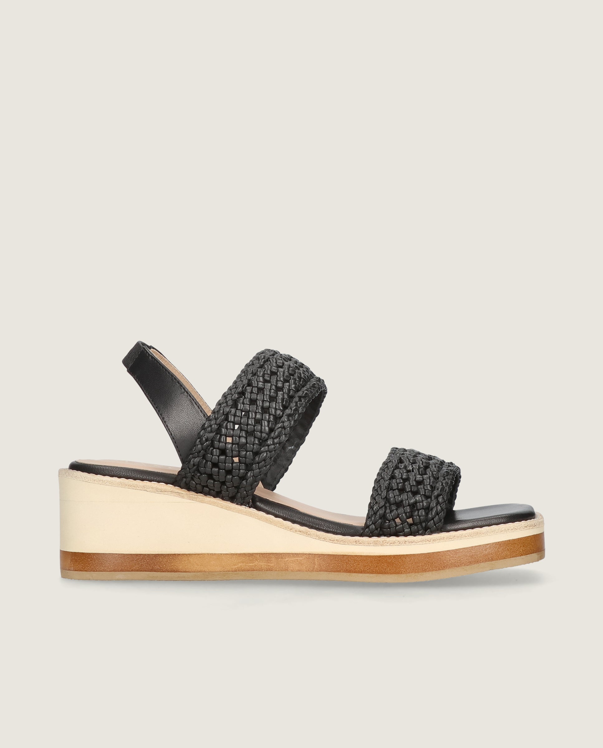 Ariana sandal in black leather
