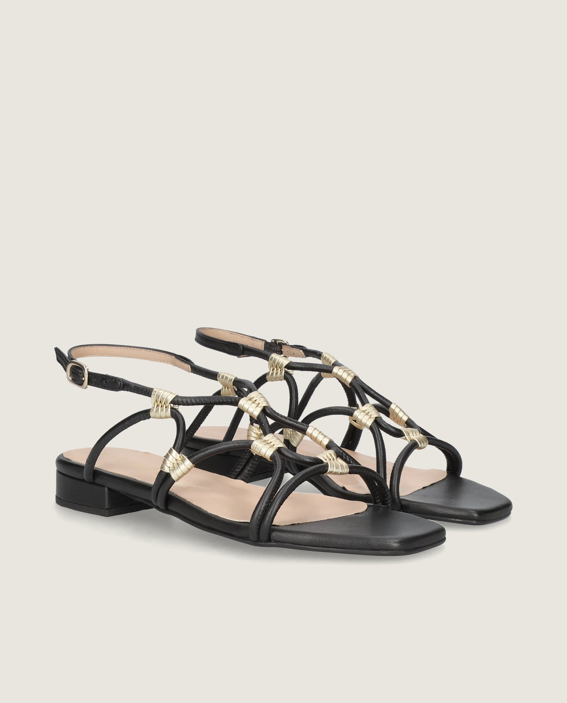 Imagen de Sandalias Eva Negros Piel por Mascaro