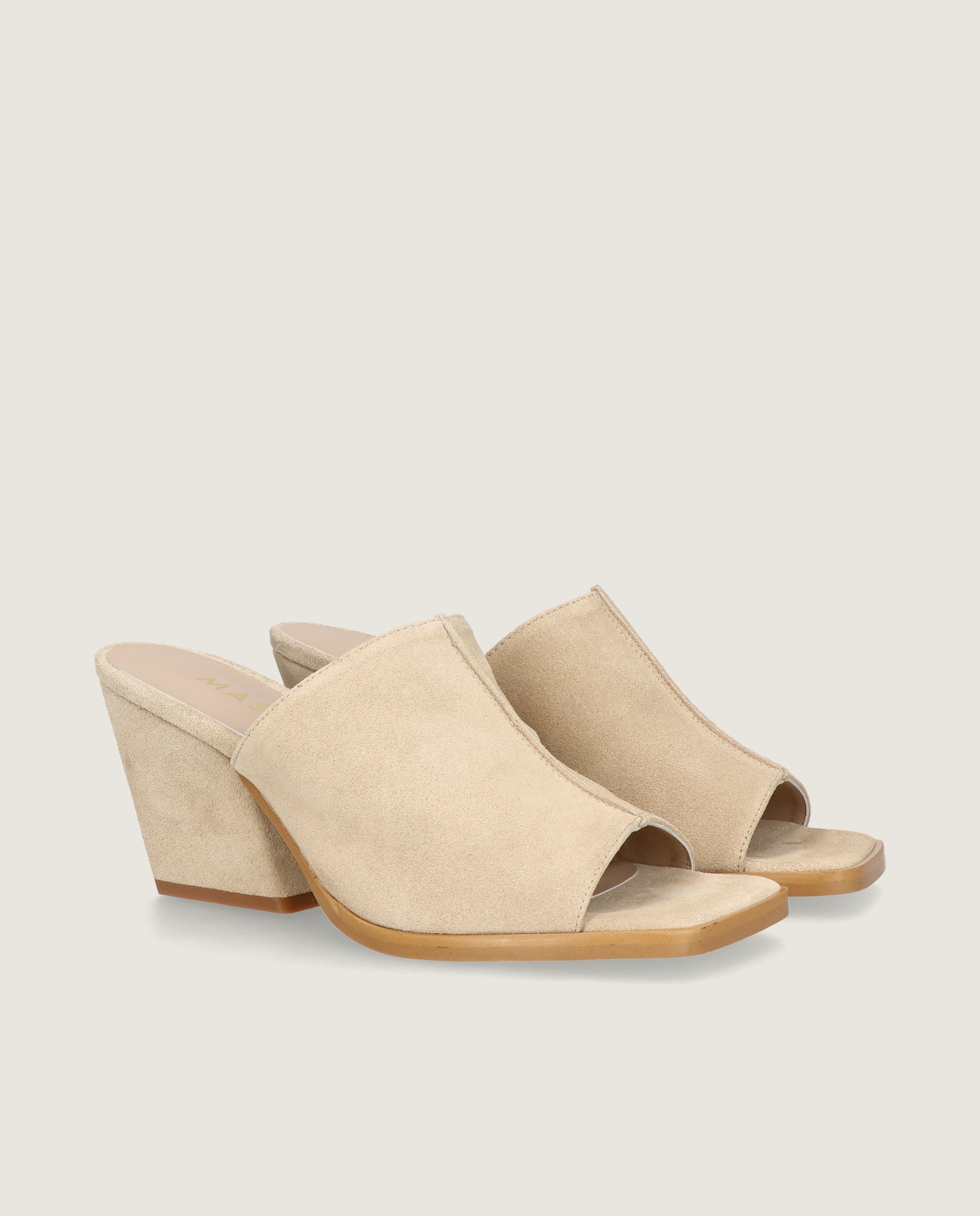 Imagen de Sandalias Emi Beiges Ante por Mascaro